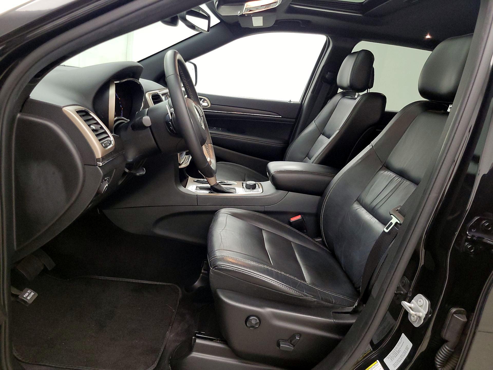 Thumbnail: 2016 Jeep Grand Cherokee - 11