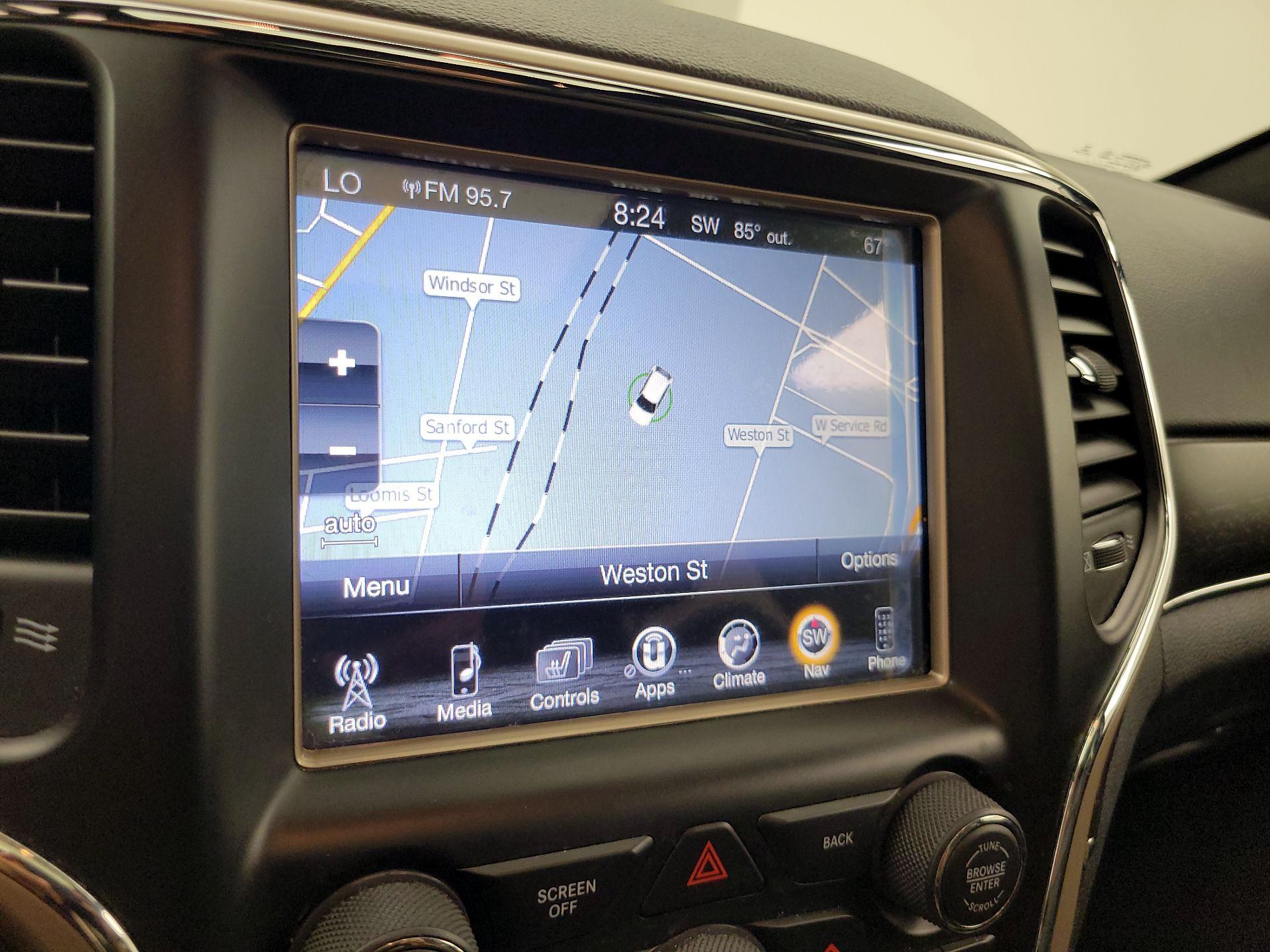 Thumbnail: 2016 Jeep Grand Cherokee - 14