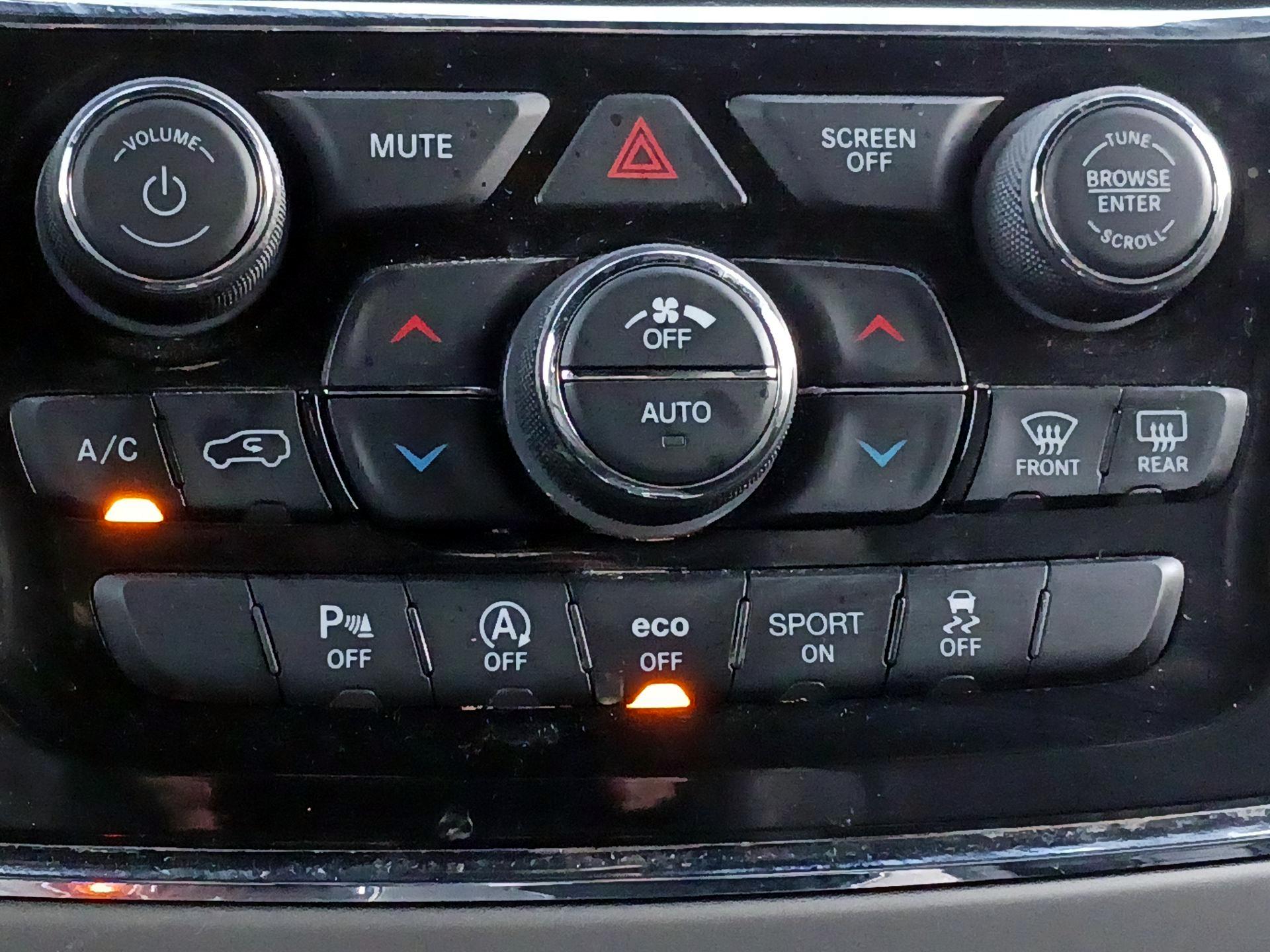 Thumbnail: 2021 Jeep Grand Cherokee - 15