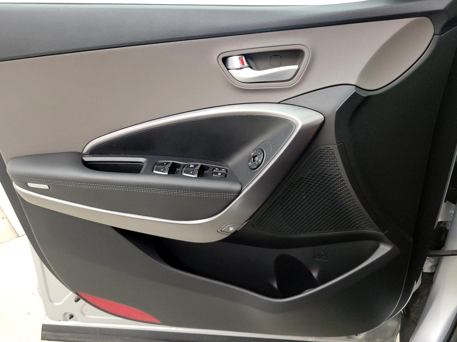 Thumbnail: 2018 Hyundai Santa Fe - 12