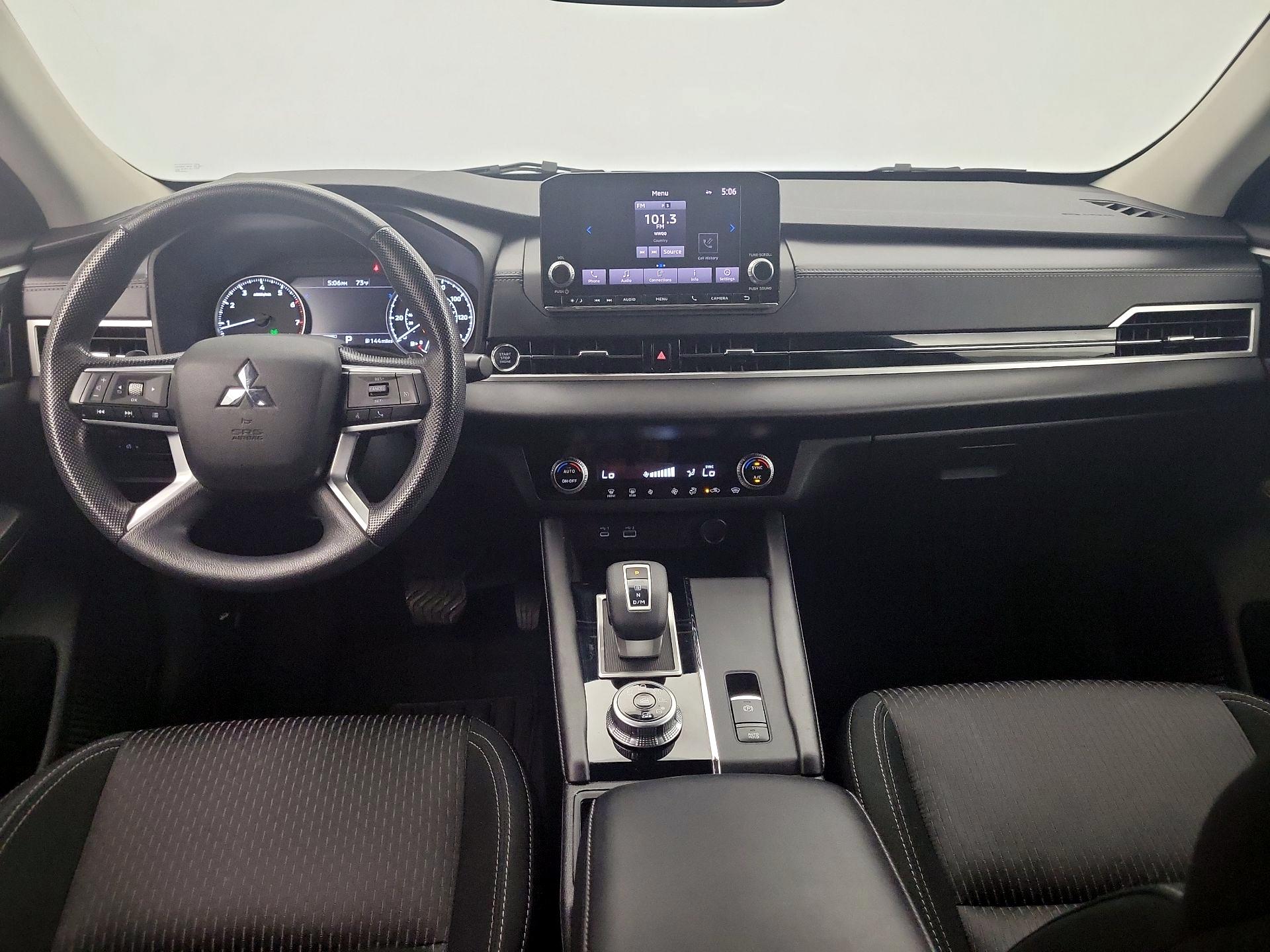 Thumbnail: 2022 Mitsubishi Outlander - 9