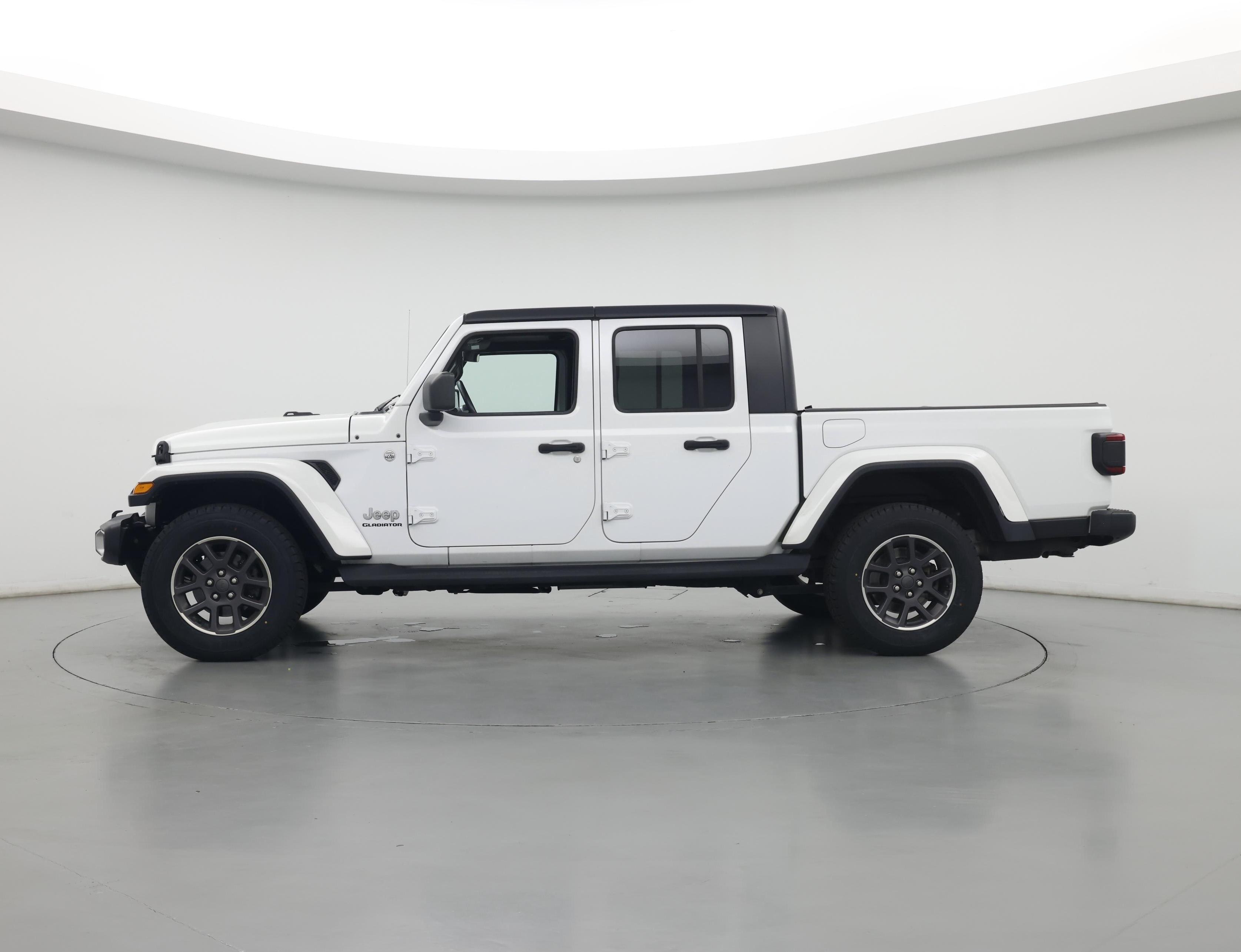 Thumbnail: 2021 Jeep Gladiator - 3