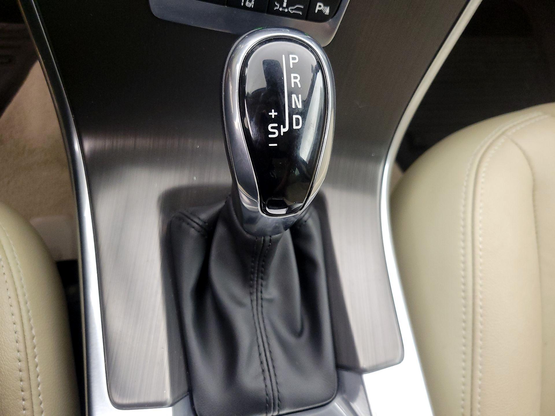 Thumbnail: 2016 Volvo XC60 - 18