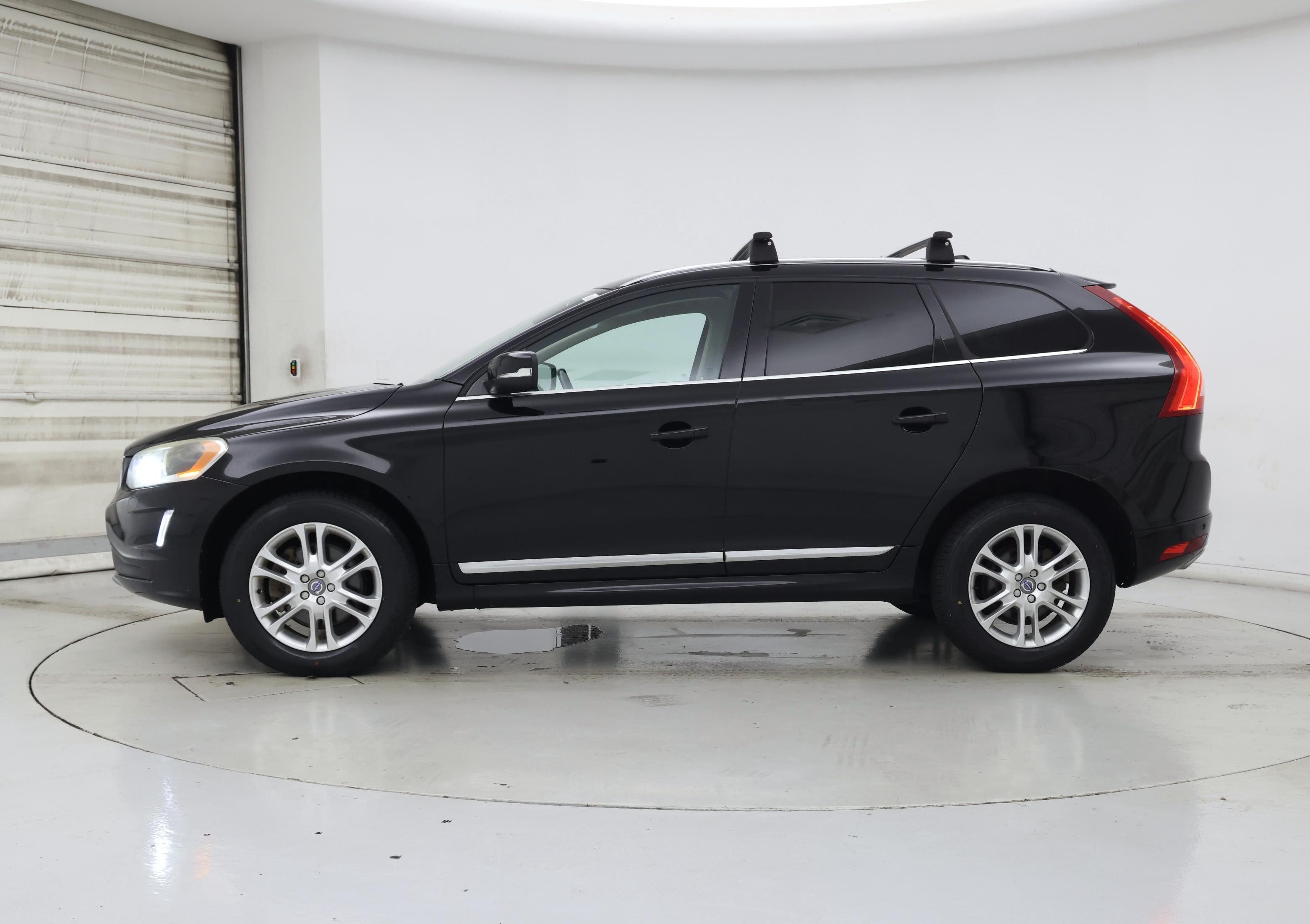 Thumbnail: 2016 Volvo XC60 - 3
