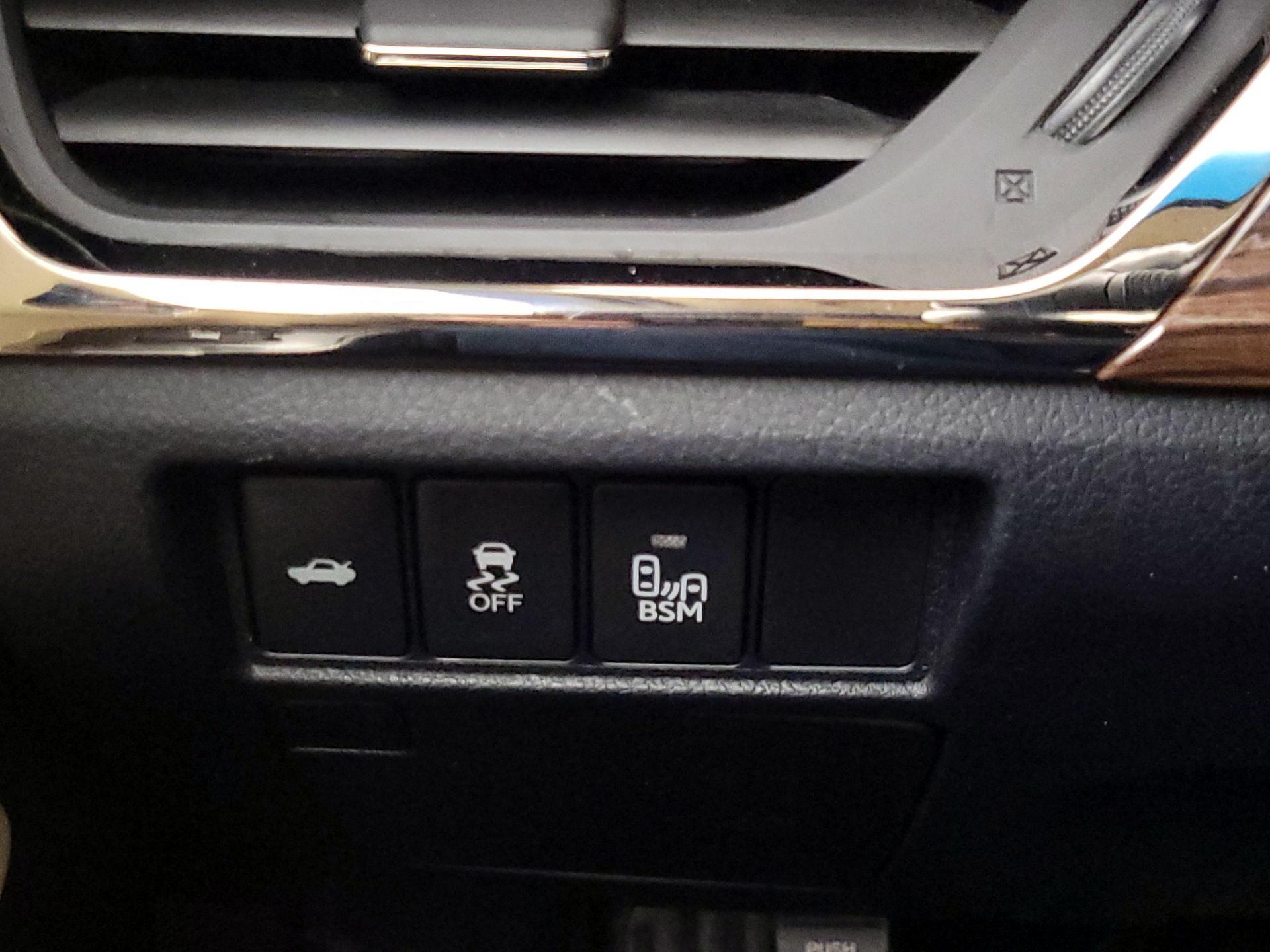 Thumbnail: 2014 Toyota Avalon - 13