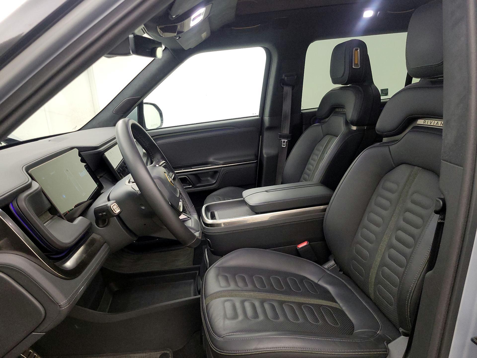 Thumbnail: 2023 Rivian R1S - 11