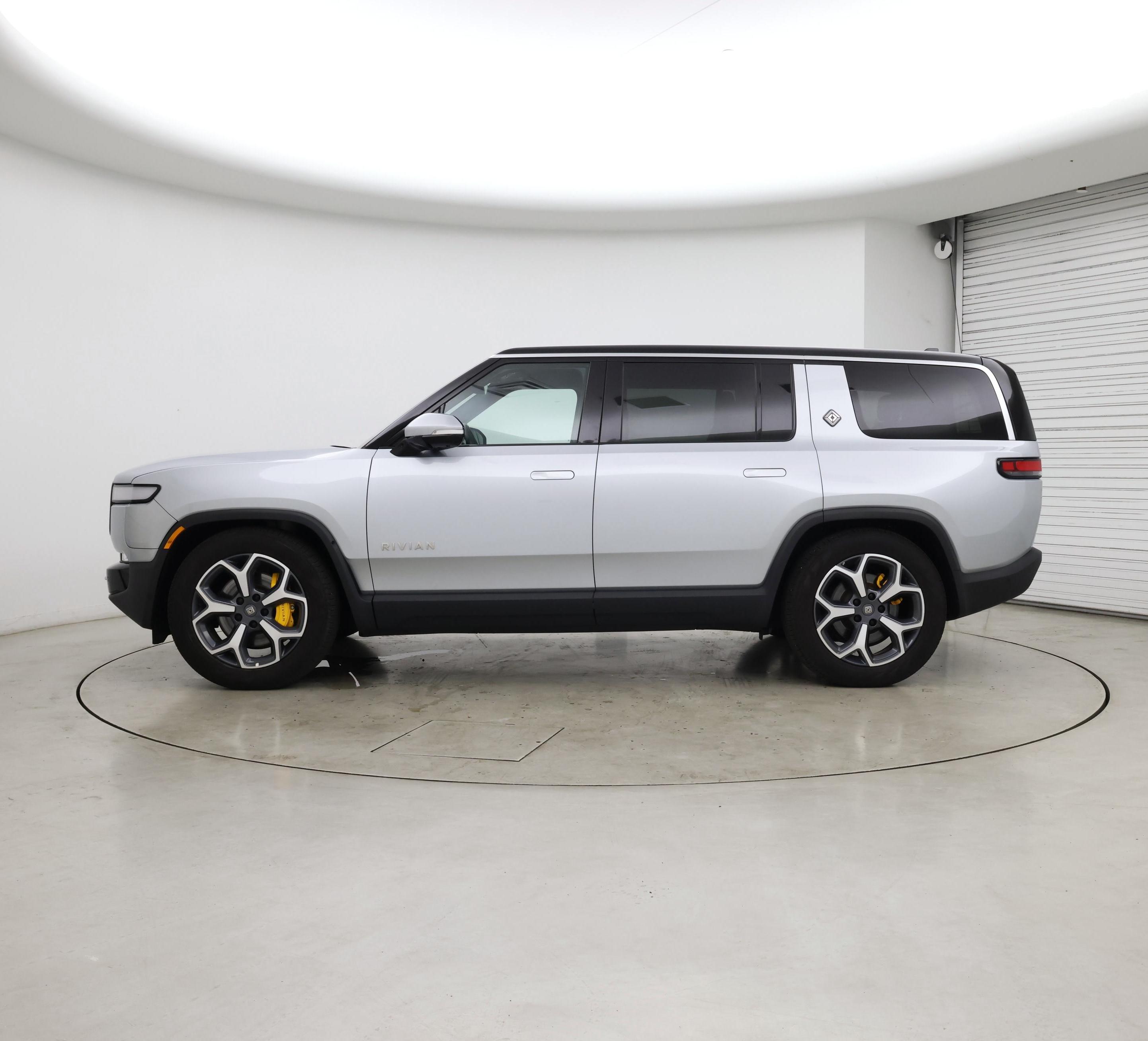 Thumbnail: 2023 Rivian R1S - 3