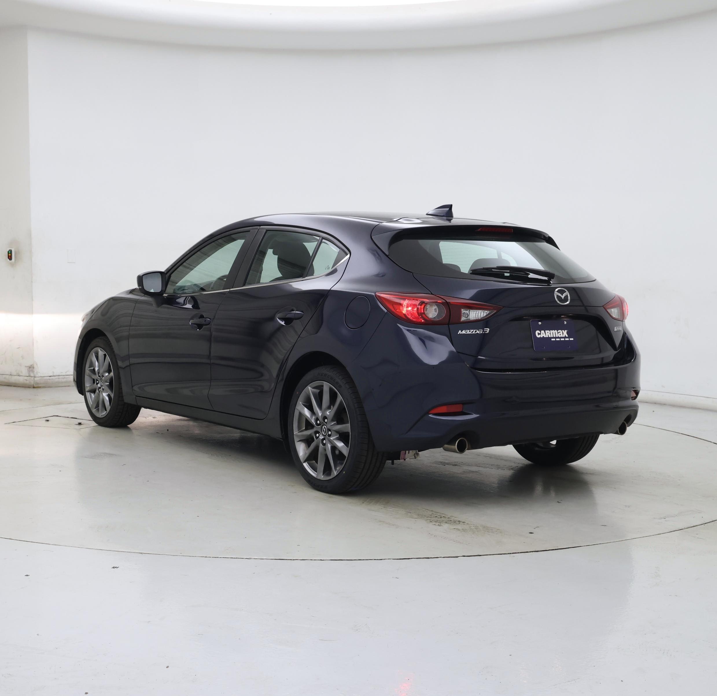 Thumbnail: 2018 Mazda Mazda3 - 2
