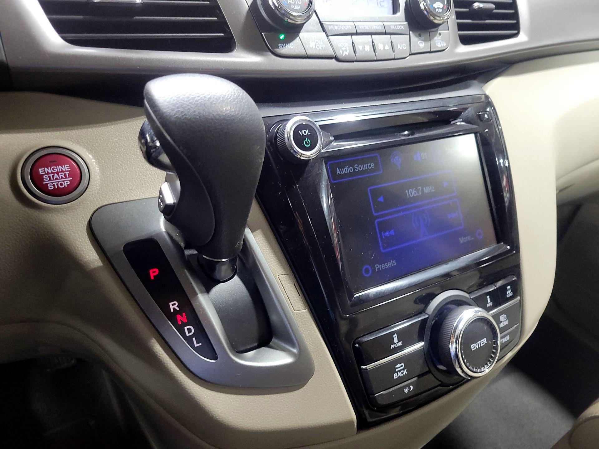 Thumbnail: 2015 Honda Odyssey - 17