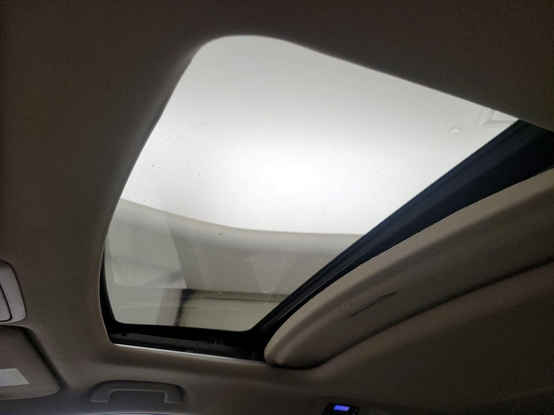 Thumbnail: 2015 Honda Odyssey - 19