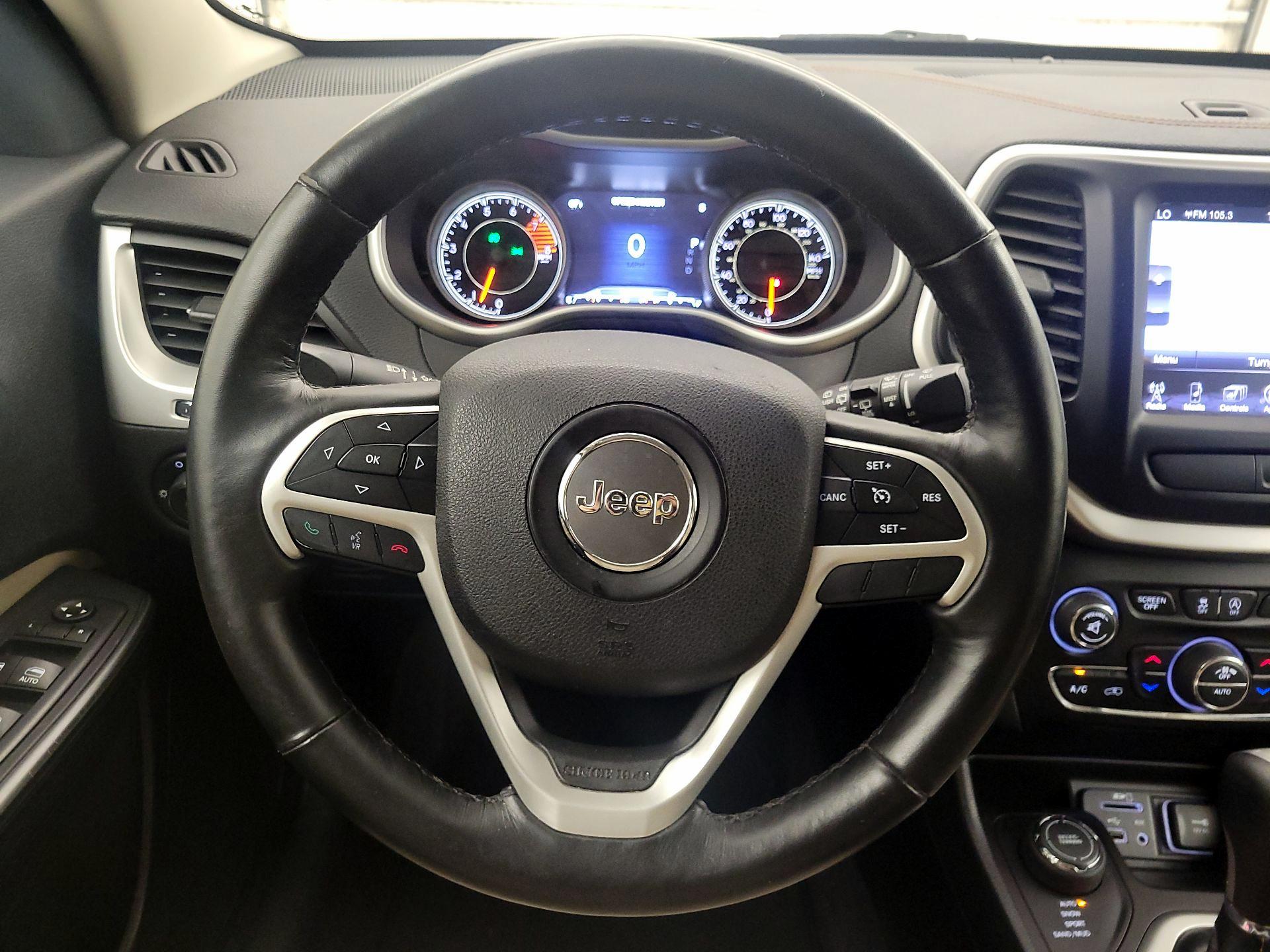 Thumbnail: 2016 Jeep Cherokee - 10
