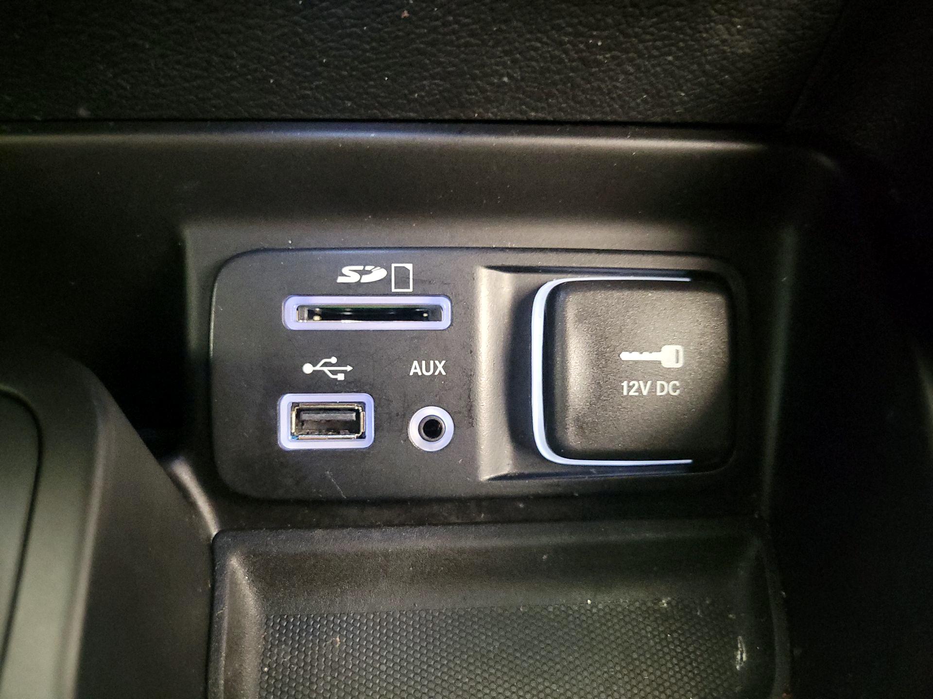 Thumbnail: 2016 Jeep Cherokee - 19