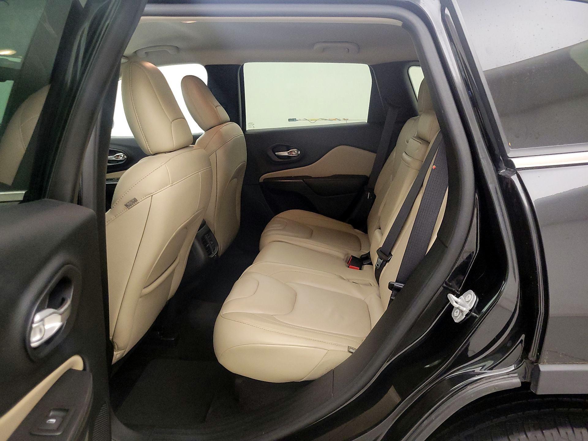 Thumbnail: 2016 Jeep Cherokee - 20