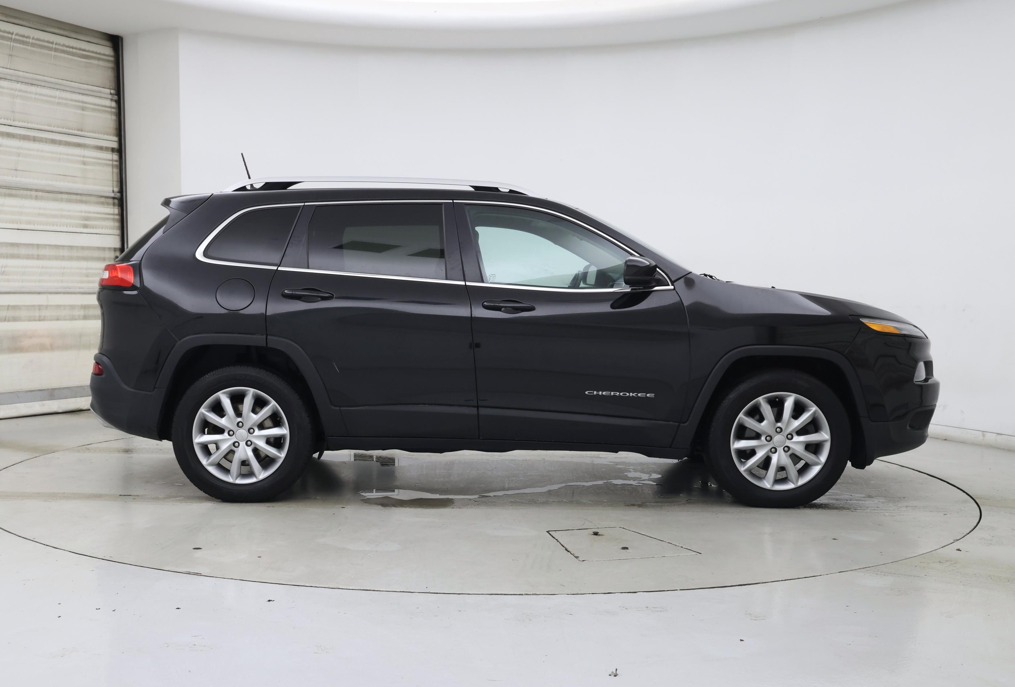 Thumbnail: 2016 Jeep Cherokee - 7