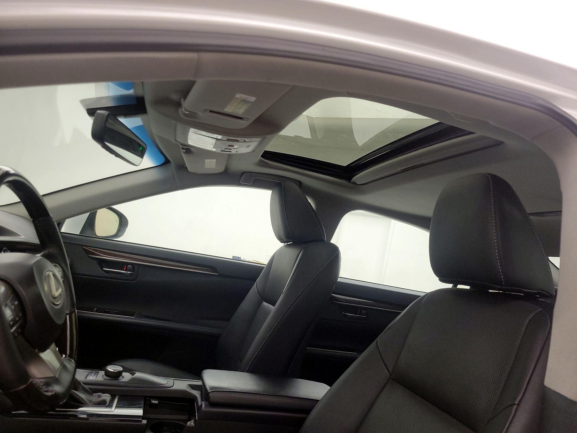 Thumbnail: 2016 Lexus ES - 19