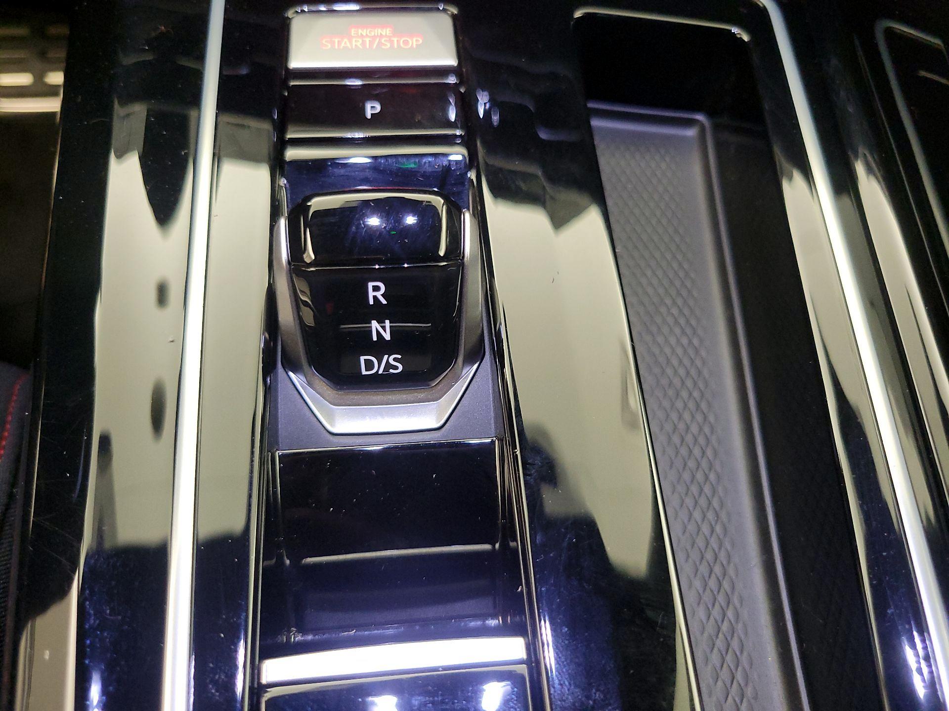 Thumbnail: 2024 Volkswagen Golf - 17