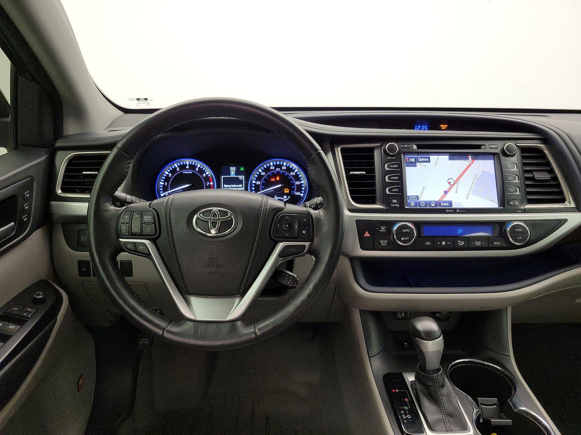 Thumbnail: 2014 Toyota Highlander - 10