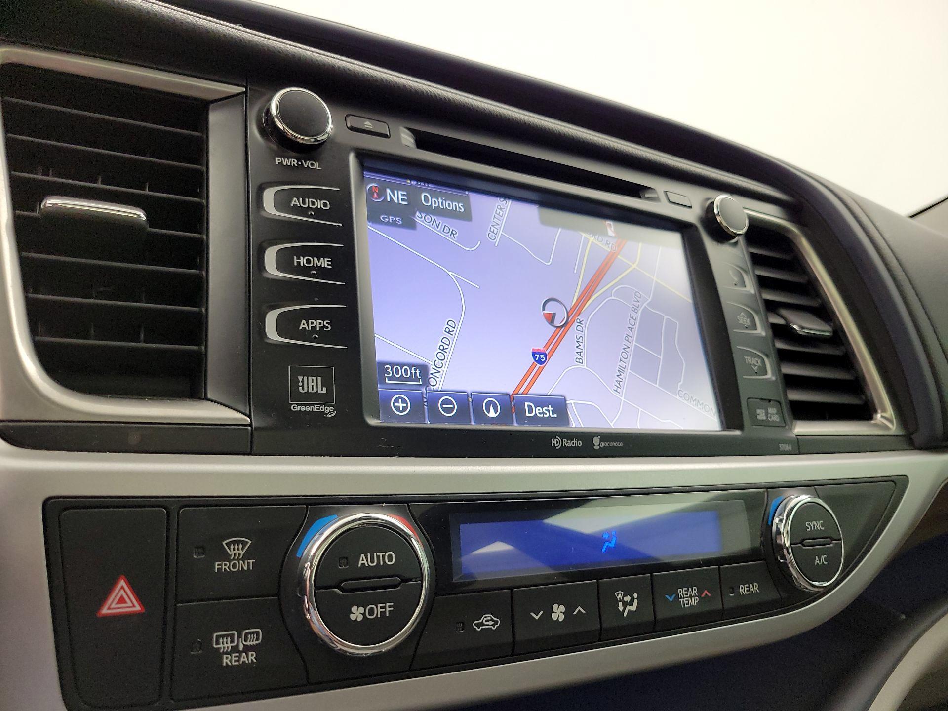Thumbnail: 2014 Toyota Highlander - 14
