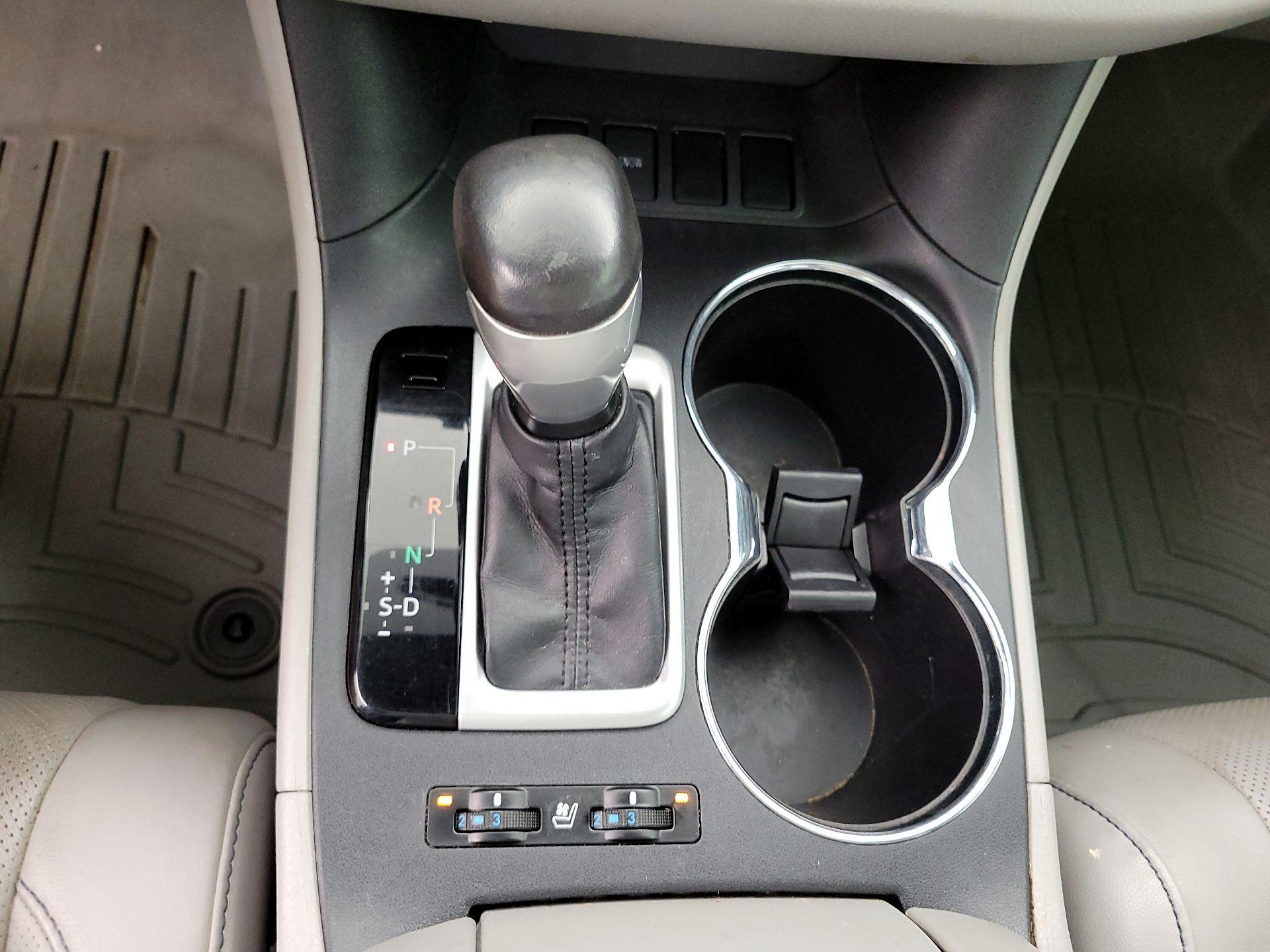 Thumbnail: 2014 Toyota Highlander - 18