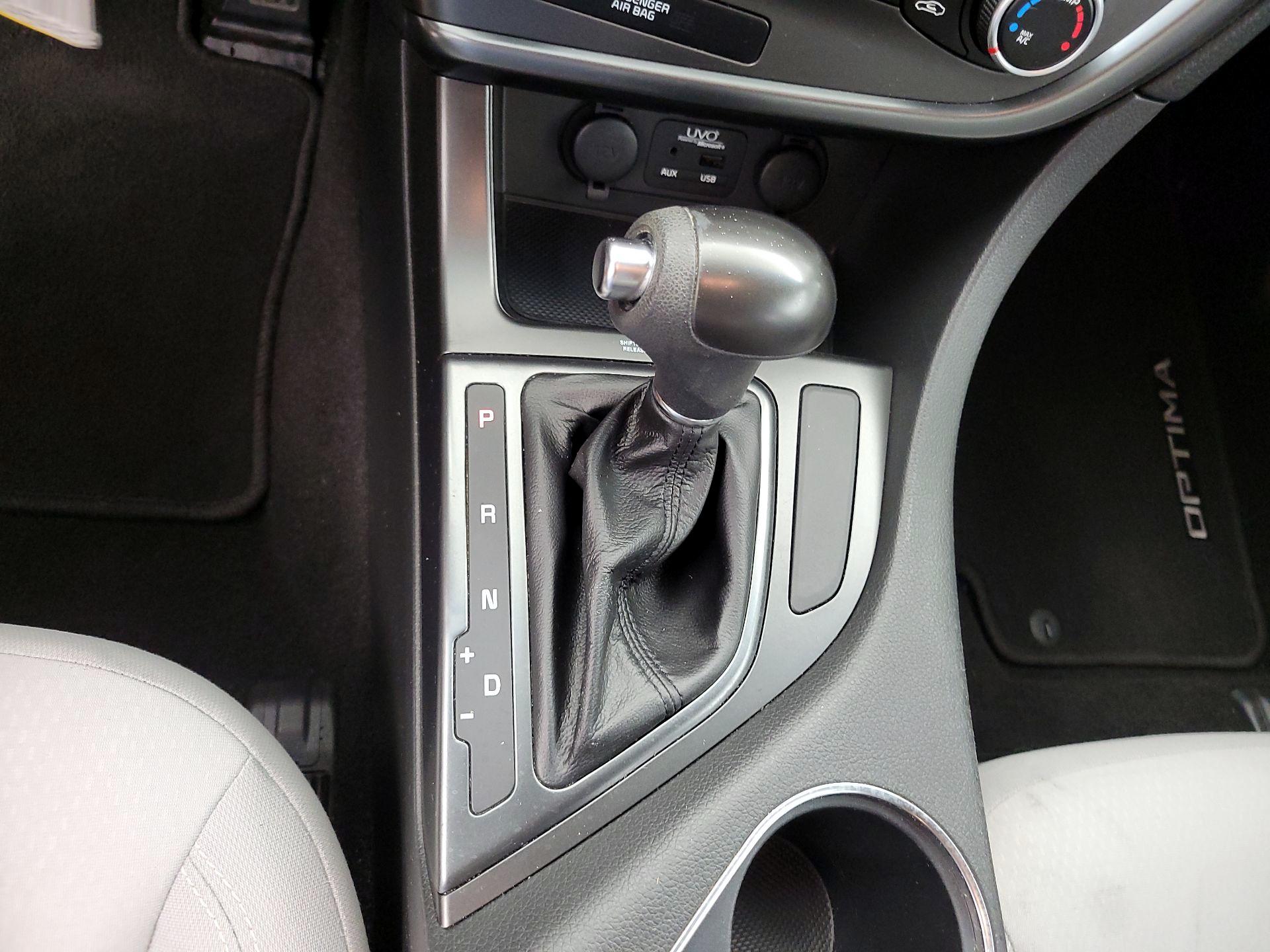 Thumbnail: 2015 Kia Optima - 17