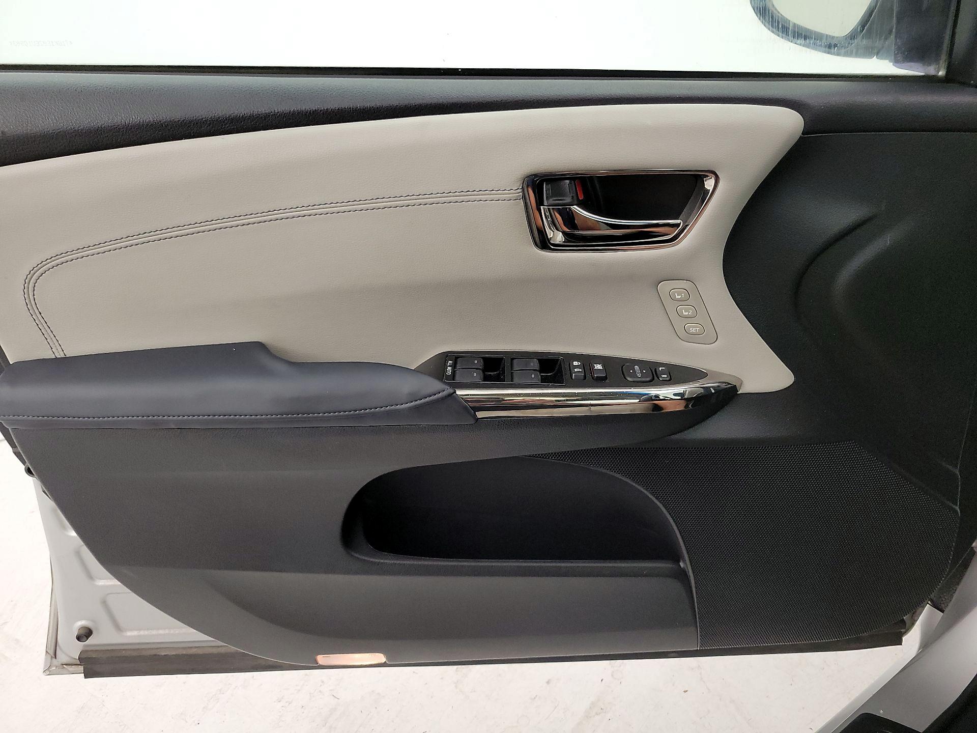 Thumbnail: 2014 Toyota Avalon - 12