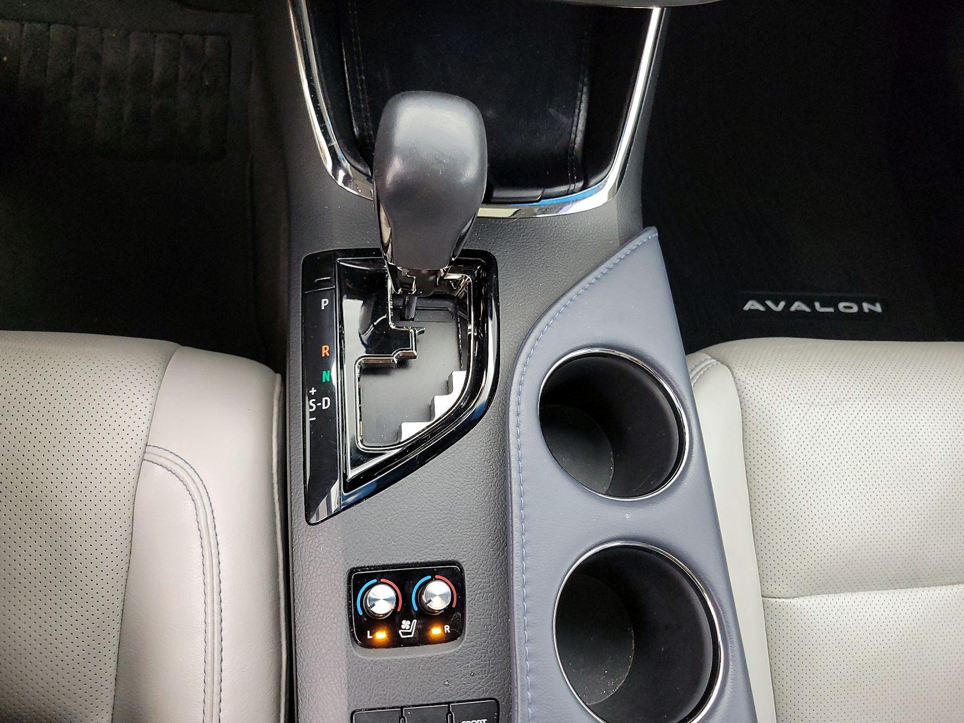 Thumbnail: 2014 Toyota Avalon - 18