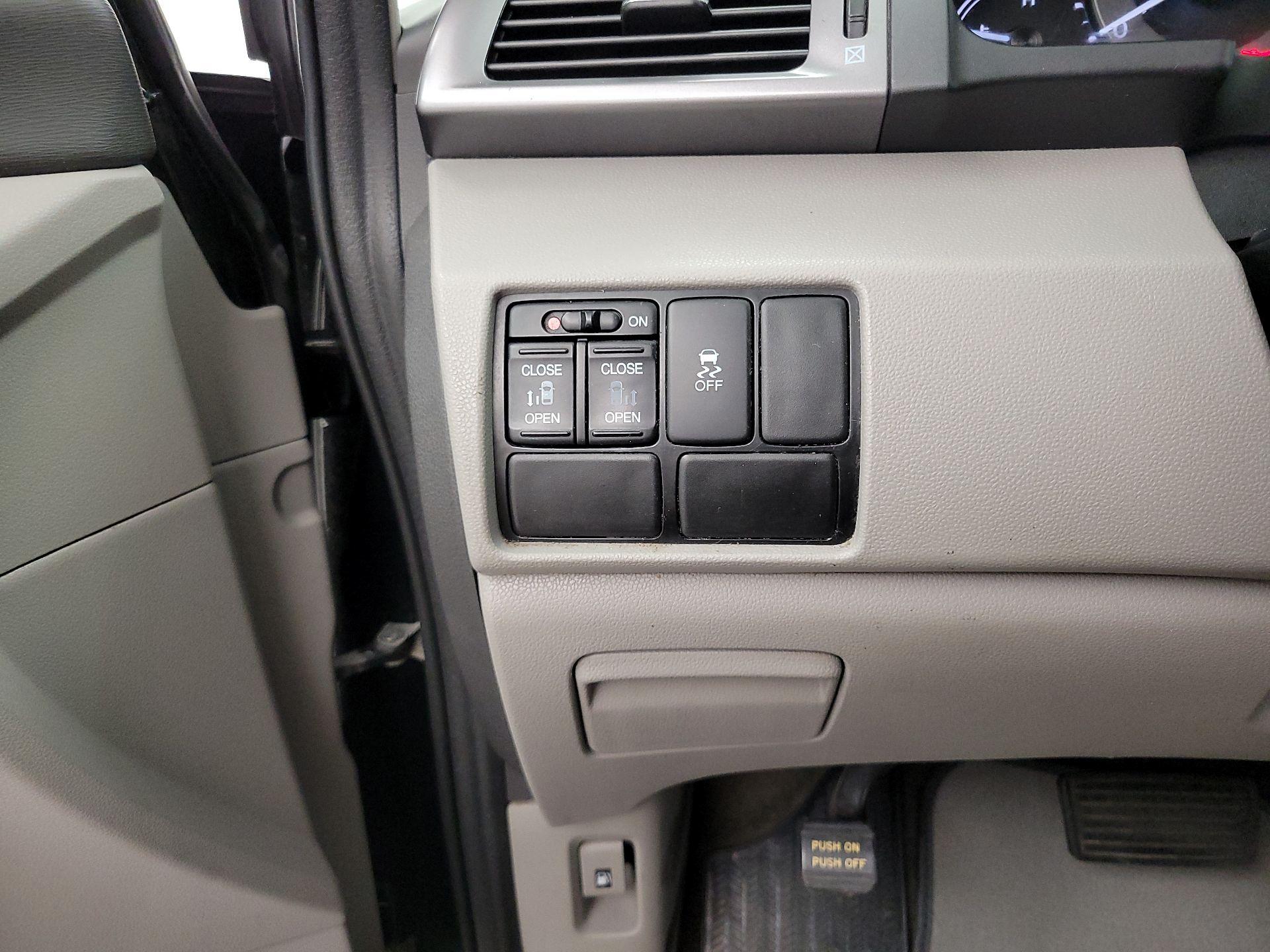 Thumbnail: 2014 Honda Odyssey - 13