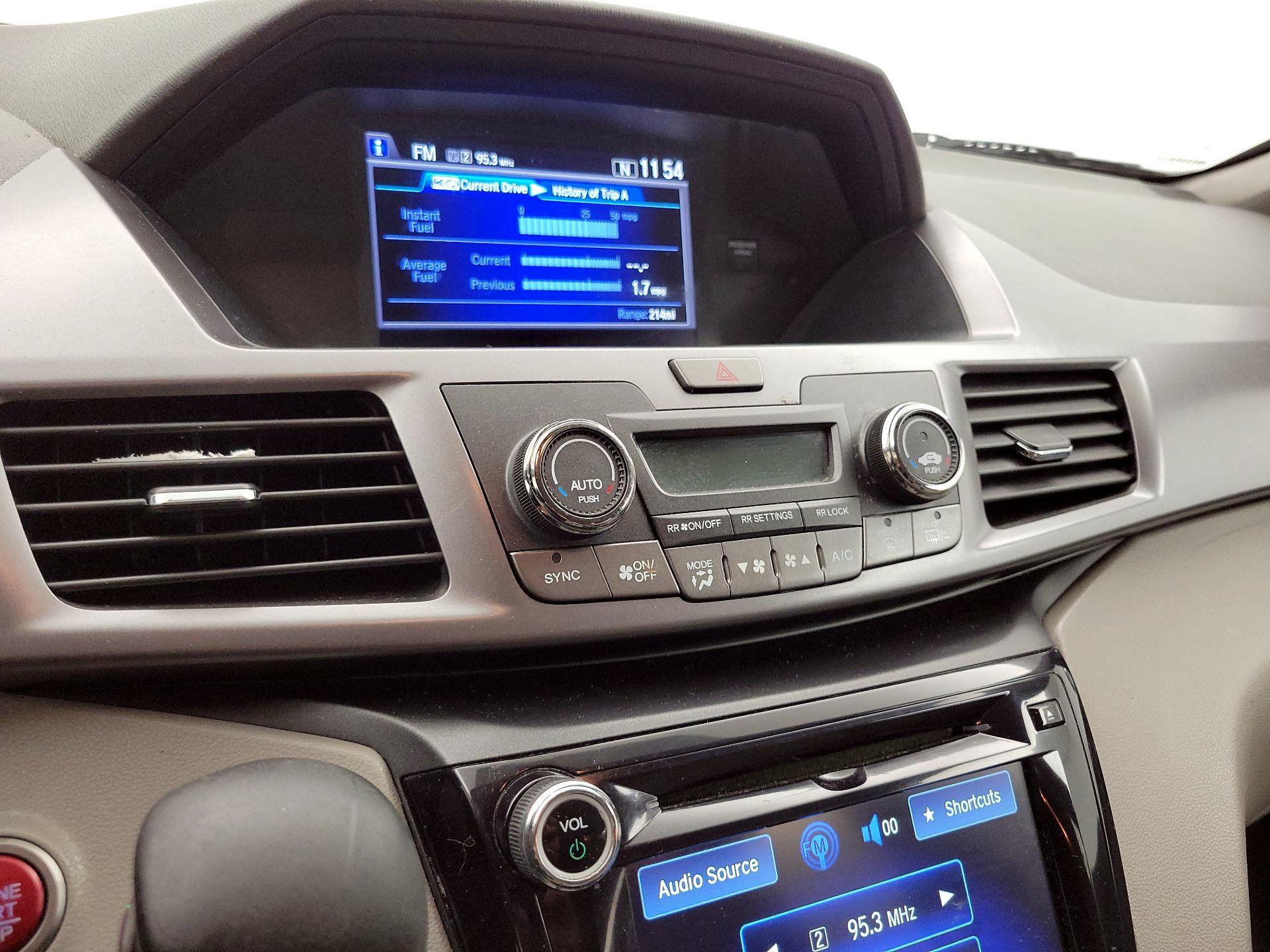 Thumbnail: 2014 Honda Odyssey - 16