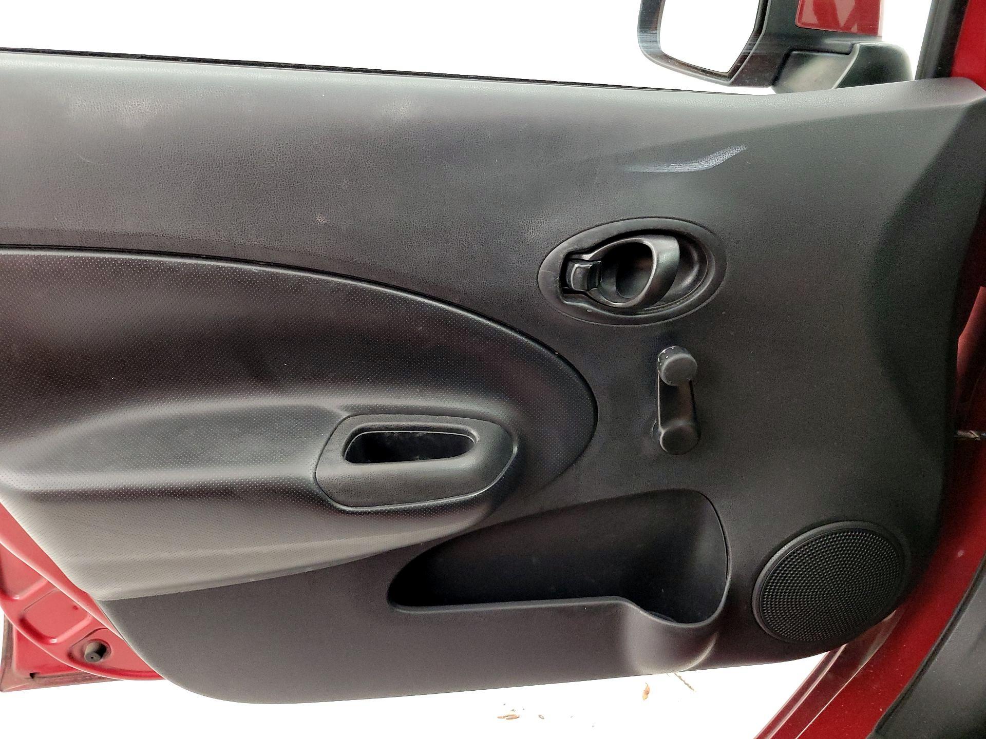 Thumbnail: 2014 Nissan Versa Note - 12