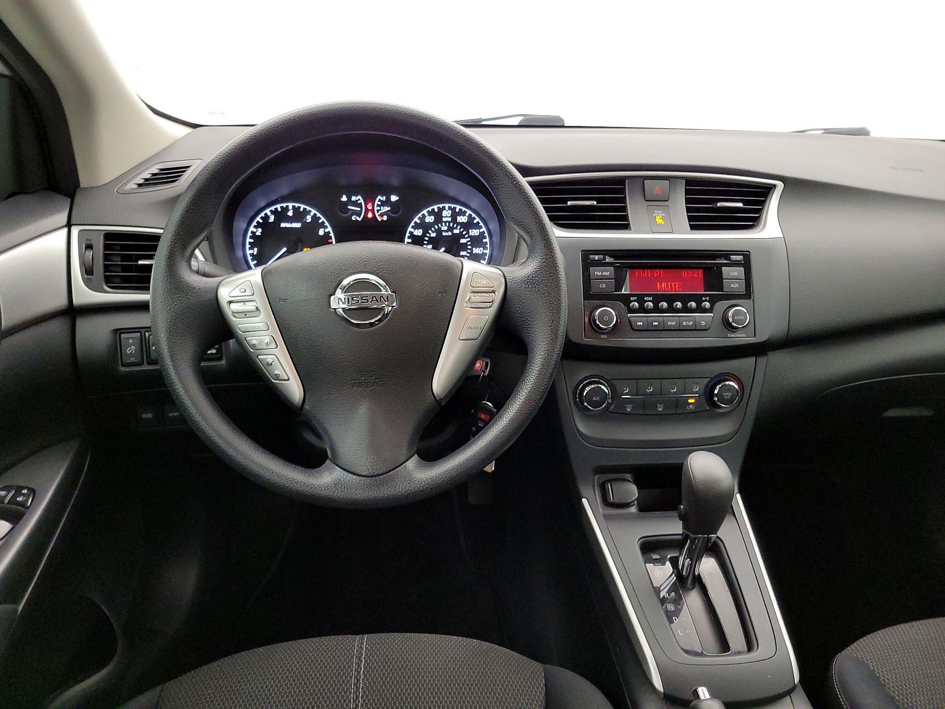 Thumbnail: 2017 Nissan Sentra - 10
