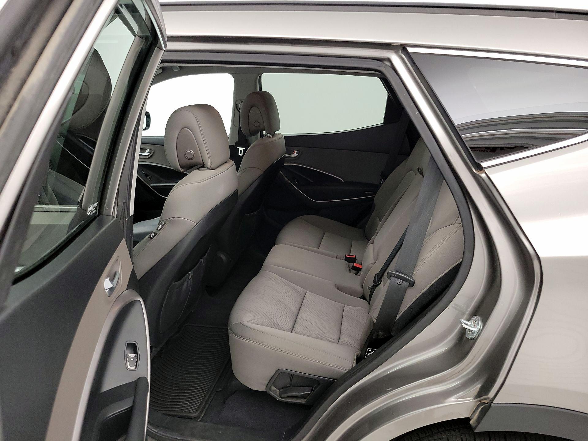 Thumbnail: 2013 Hyundai Santa Fe - 18