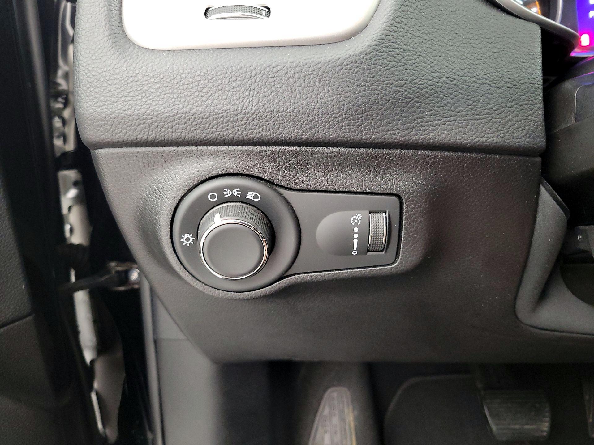 Thumbnail: 2020 Jeep Compass - 13
