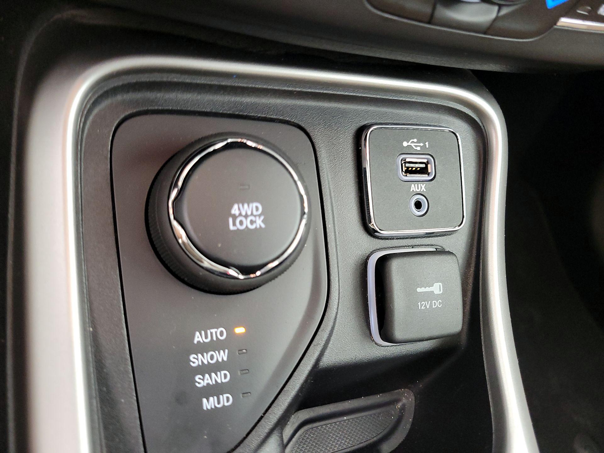 Thumbnail: 2020 Jeep Compass - 18