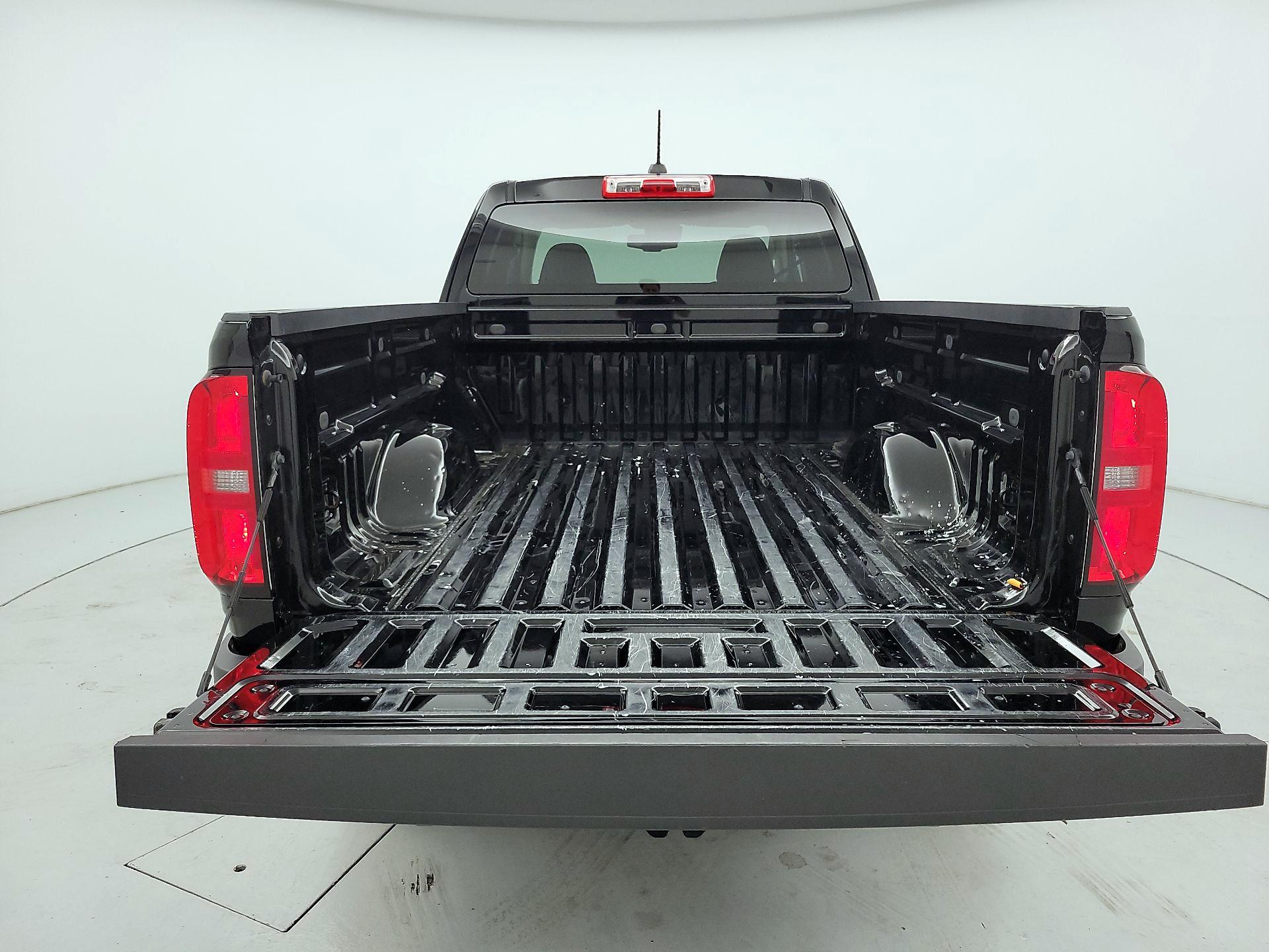 Thumbnail: 2022 Chevrolet Colorado - 19