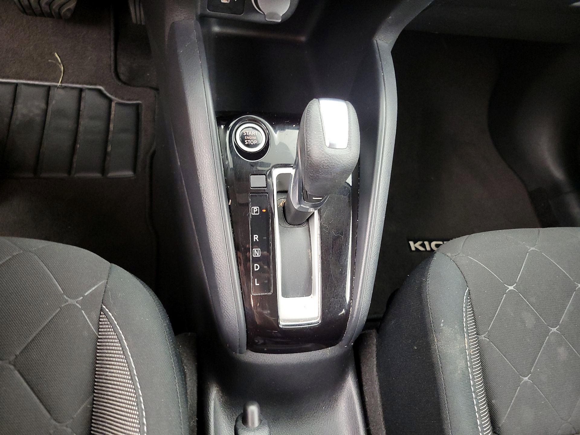 Thumbnail: 2020 Nissan Kicks - 17