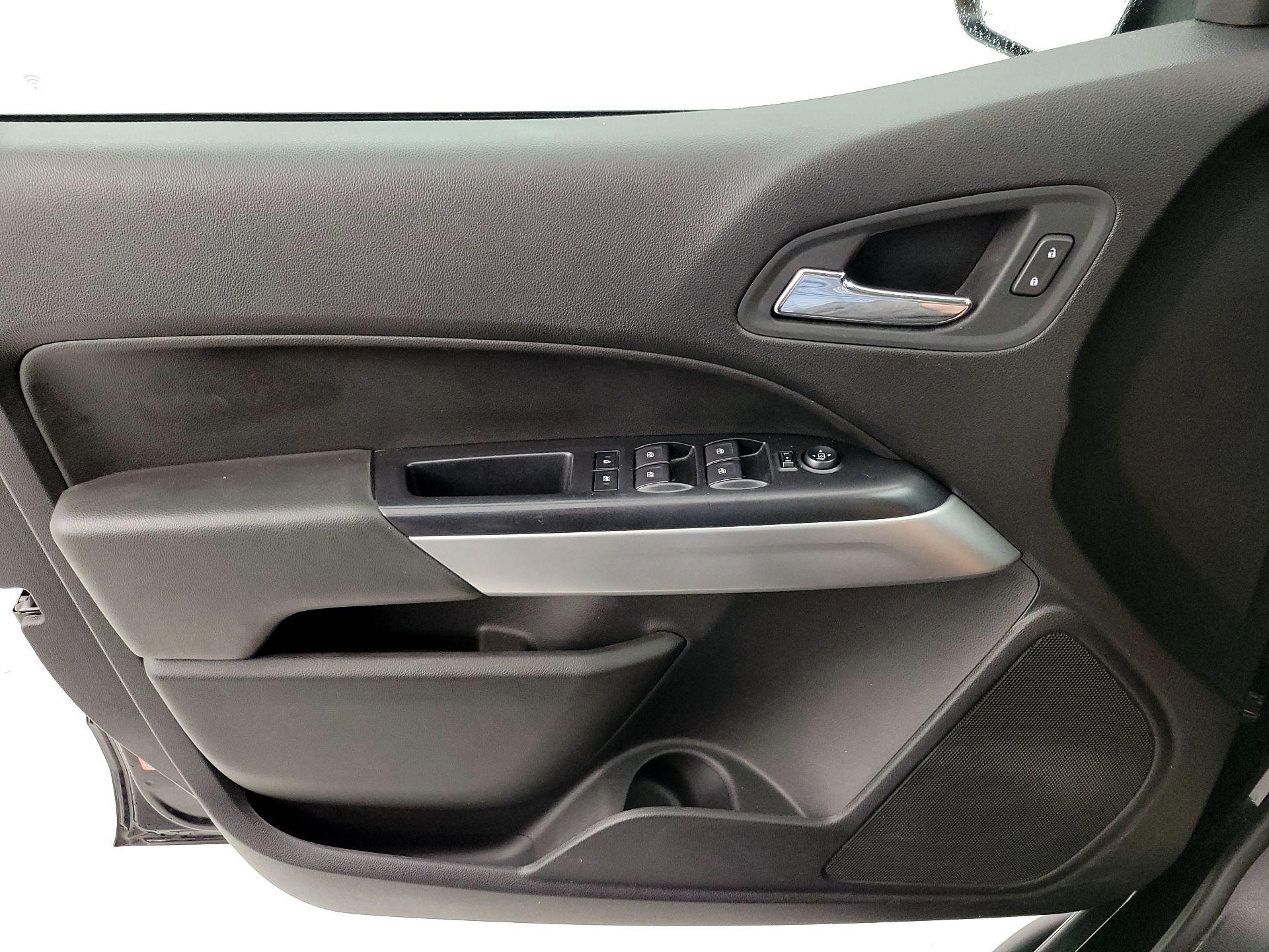 Thumbnail: 2019 Chevrolet Colorado - 12