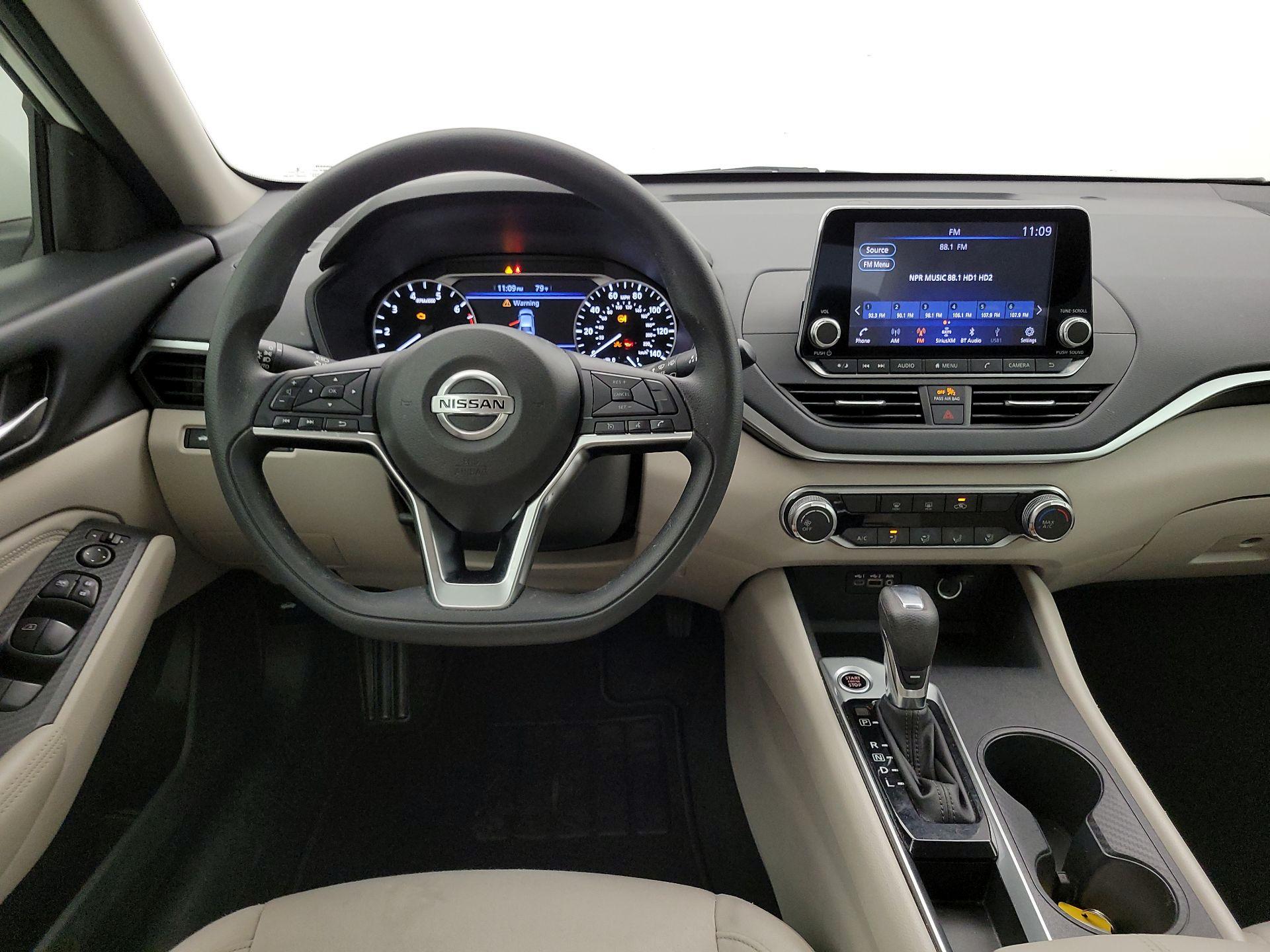 Thumbnail: 2019 Nissan Altima - 10