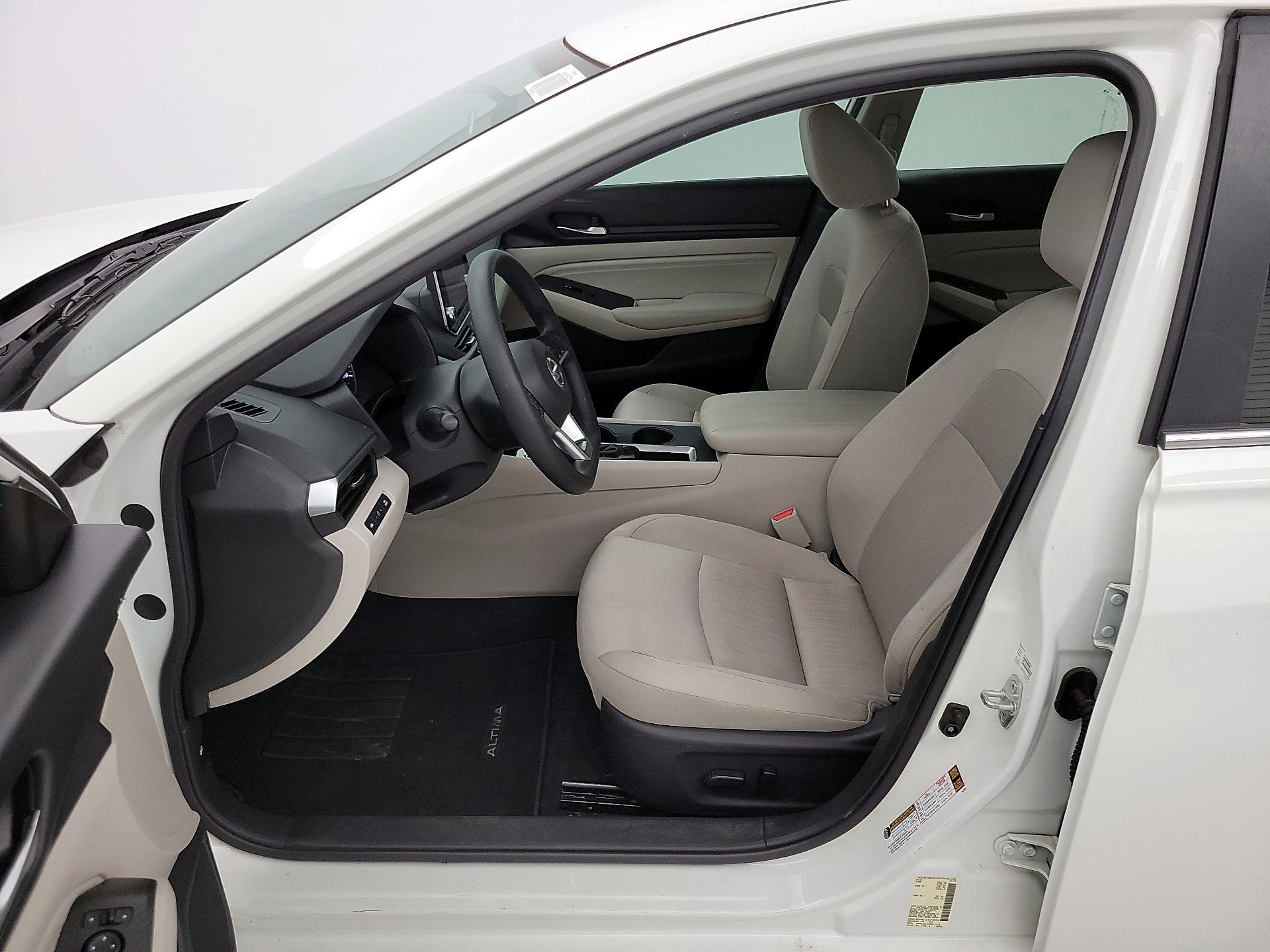 Thumbnail: 2019 Nissan Altima - 11