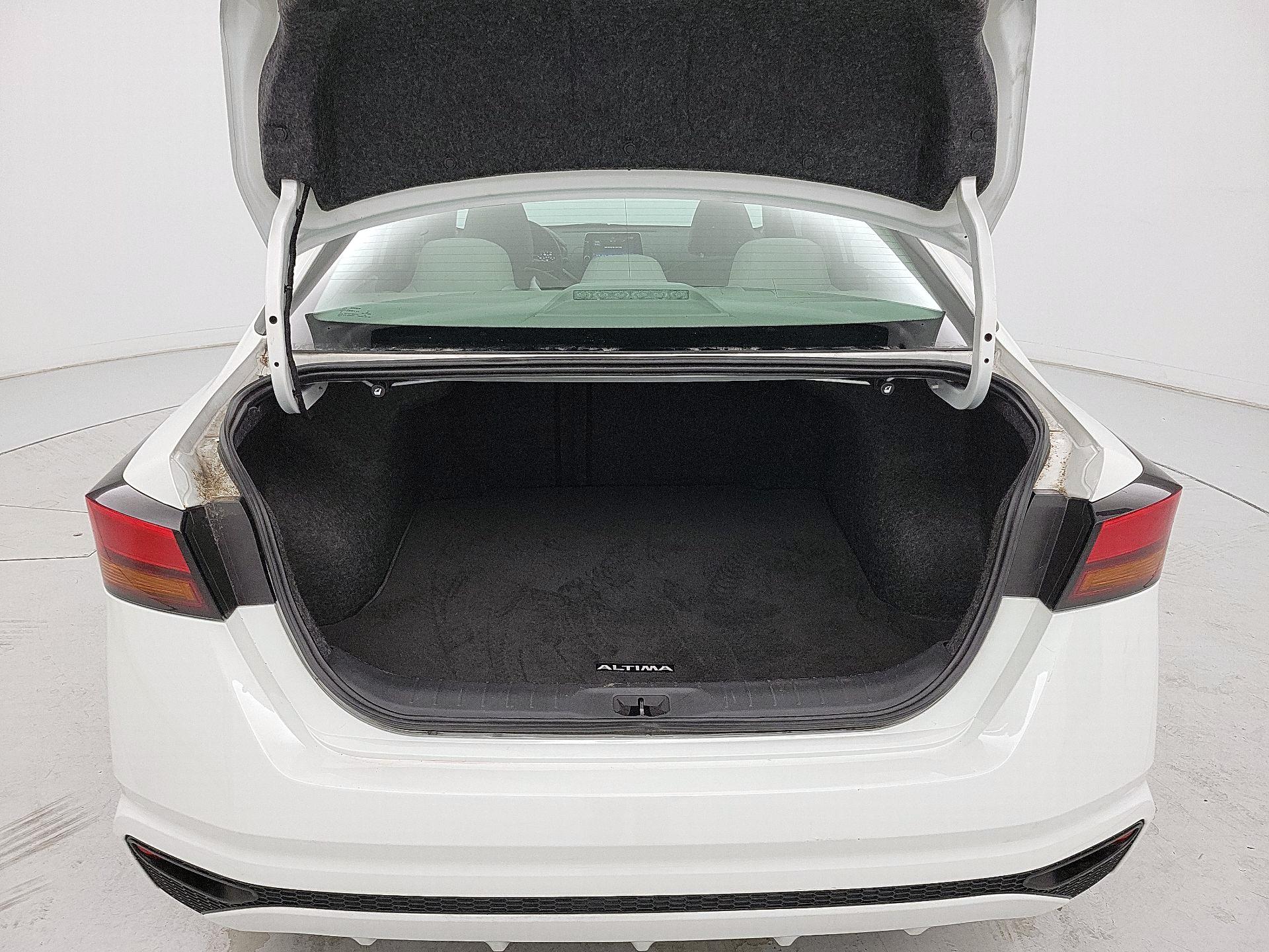 Thumbnail: 2019 Nissan Altima - 20