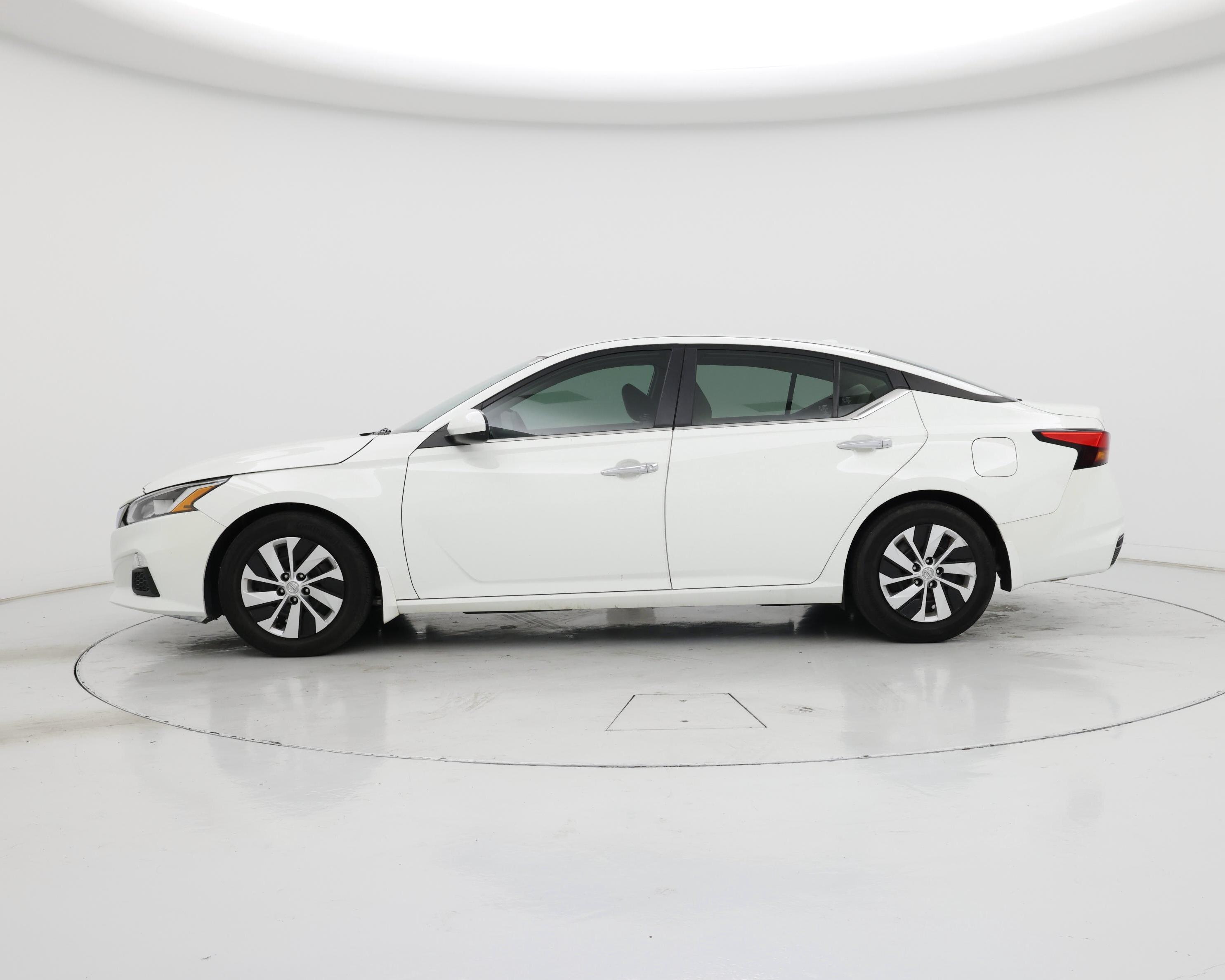 Thumbnail: 2019 Nissan Altima - 3