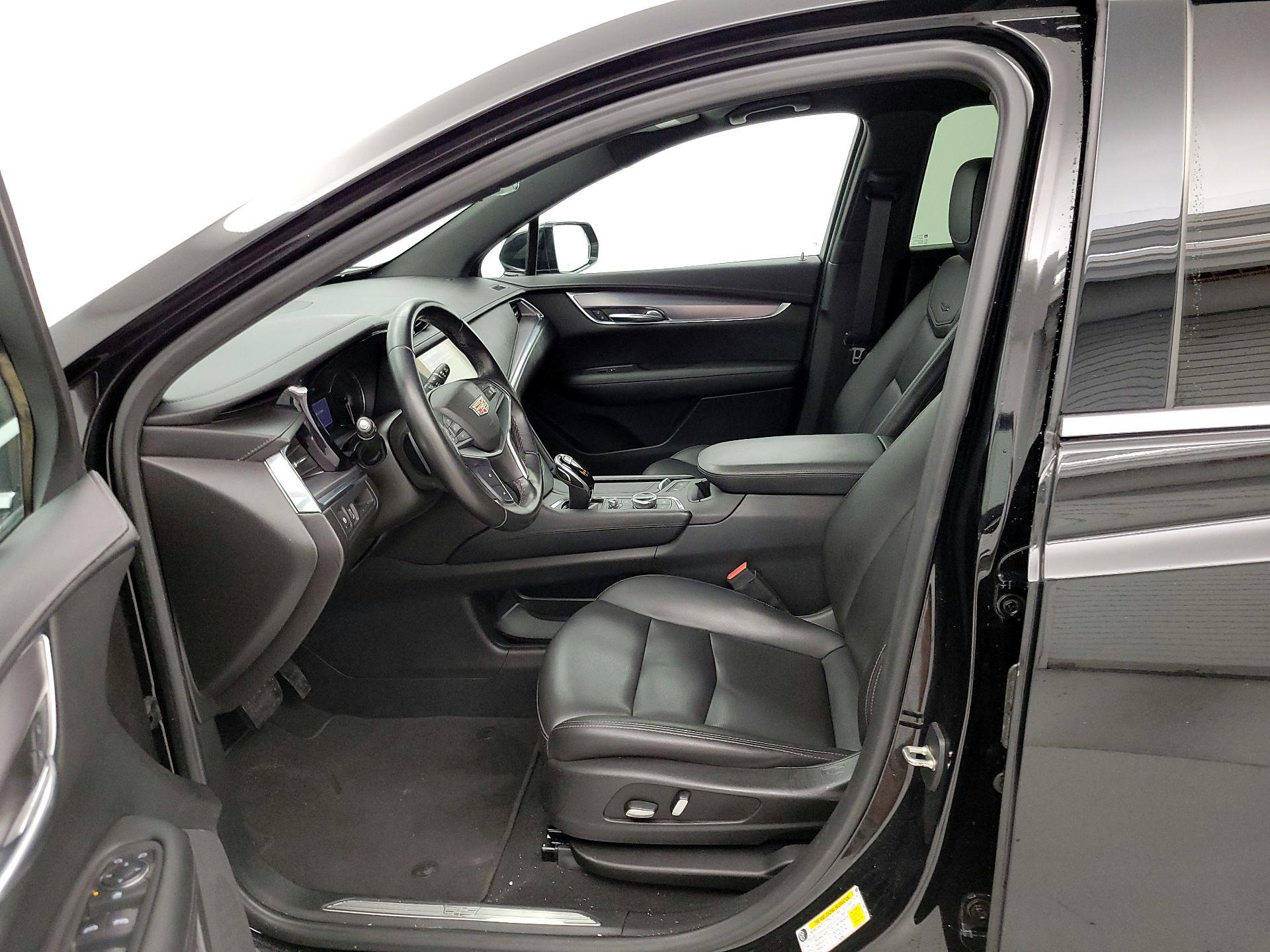 Thumbnail: 2021 Cadillac XT5 - 11
