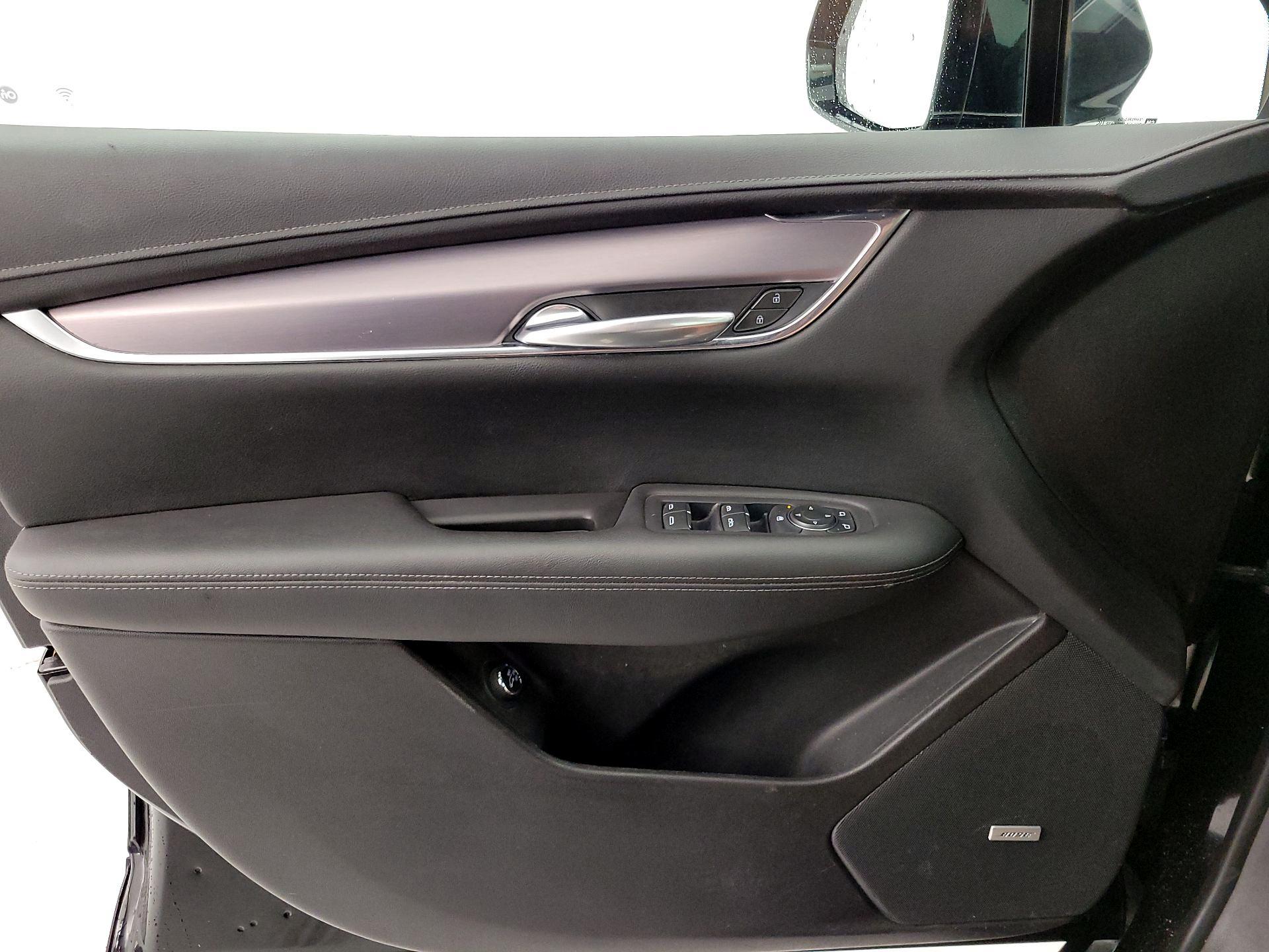Thumbnail: 2021 Cadillac XT5 - 12