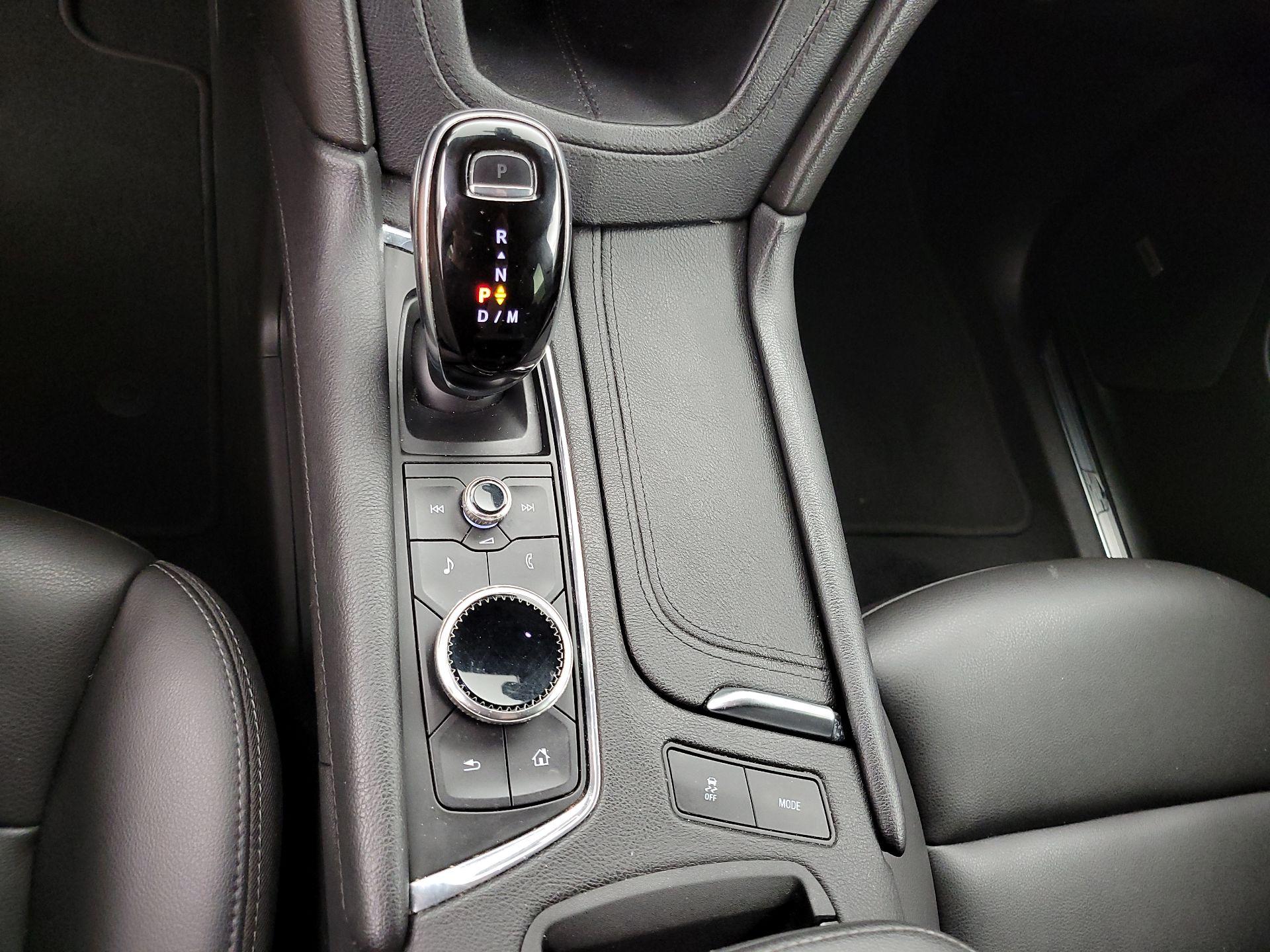 Thumbnail: 2021 Cadillac XT5 - 17