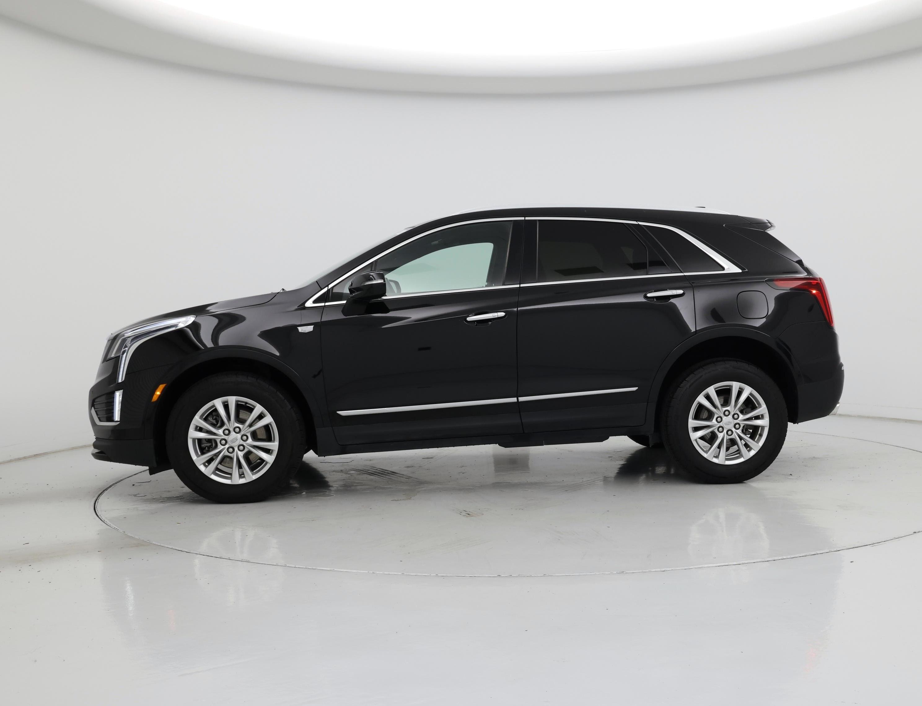 Thumbnail: 2021 Cadillac XT5 - 3