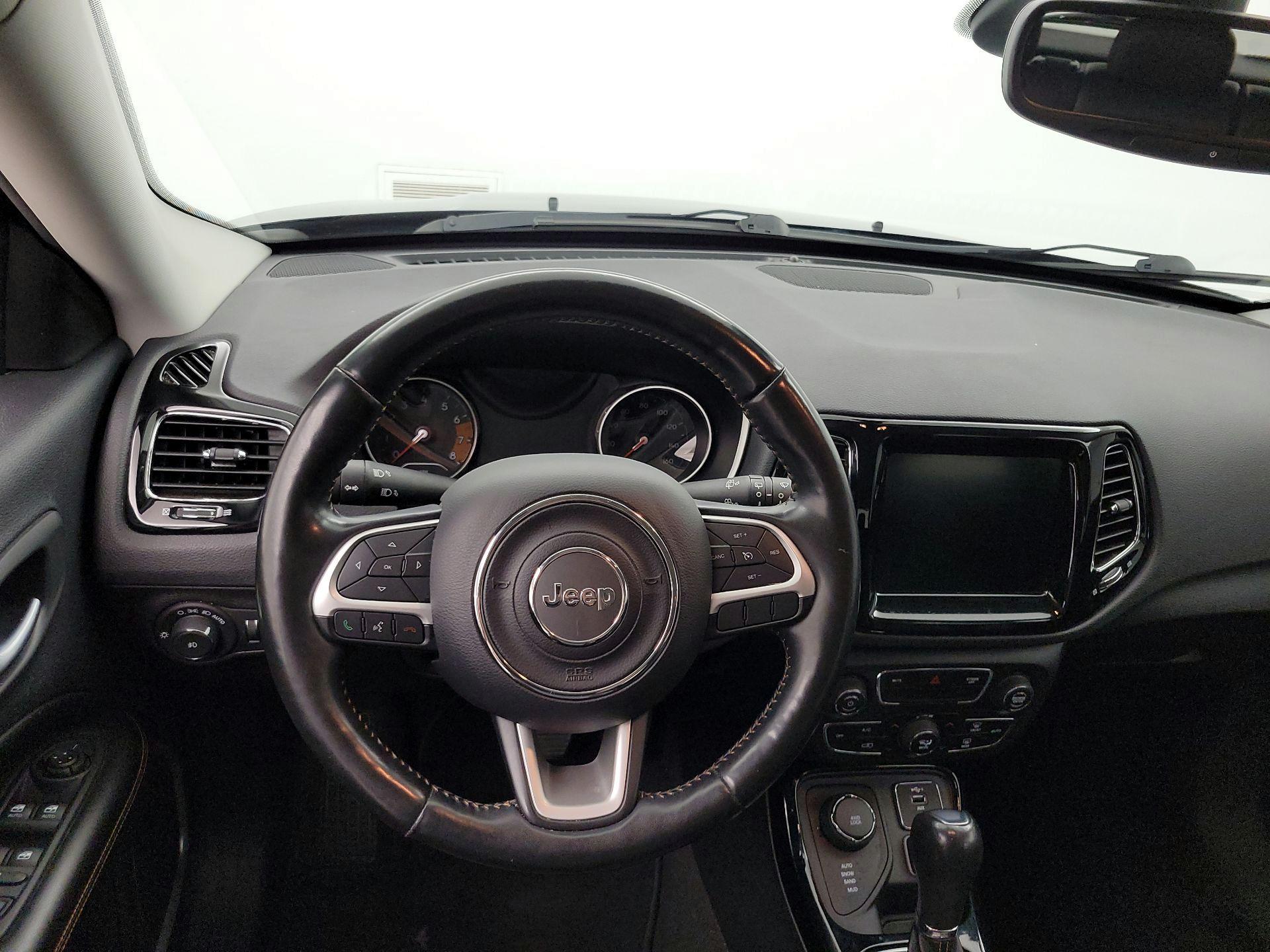 Thumbnail: 2020 Jeep Compass - 10