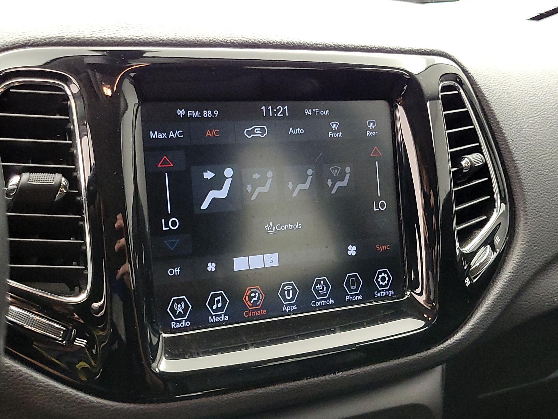 Thumbnail: 2020 Jeep Compass - 15