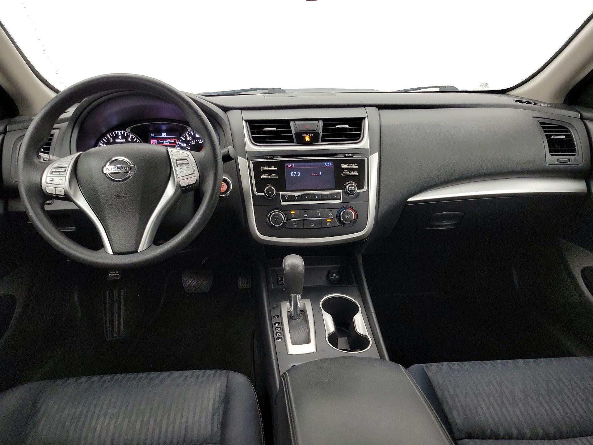 Thumbnail: 2018 Nissan Altima - 9
