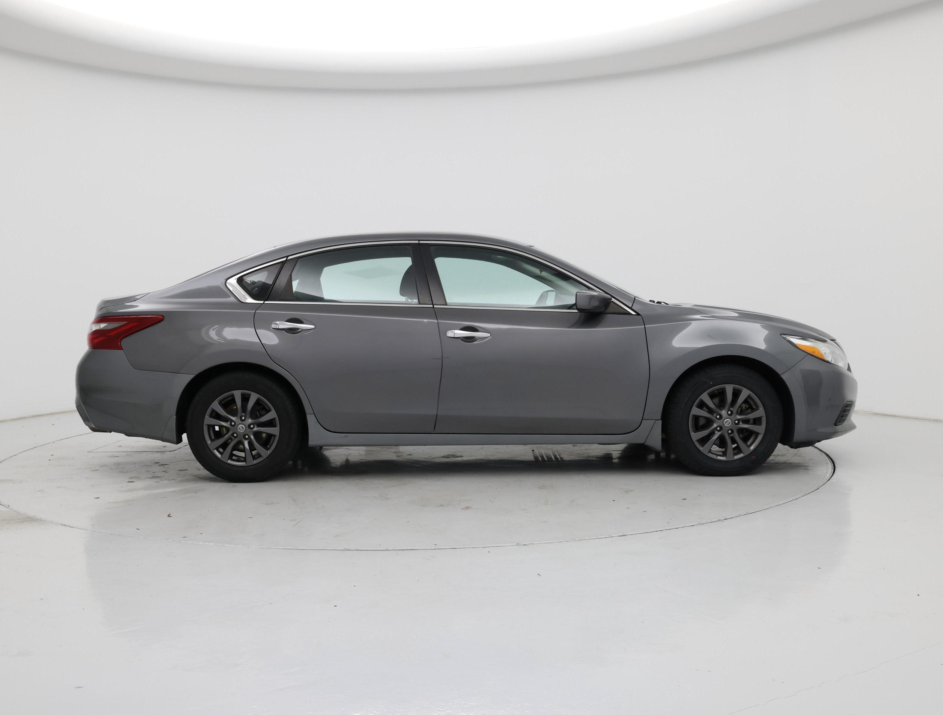 Thumbnail: 2018 Nissan Altima - 7
