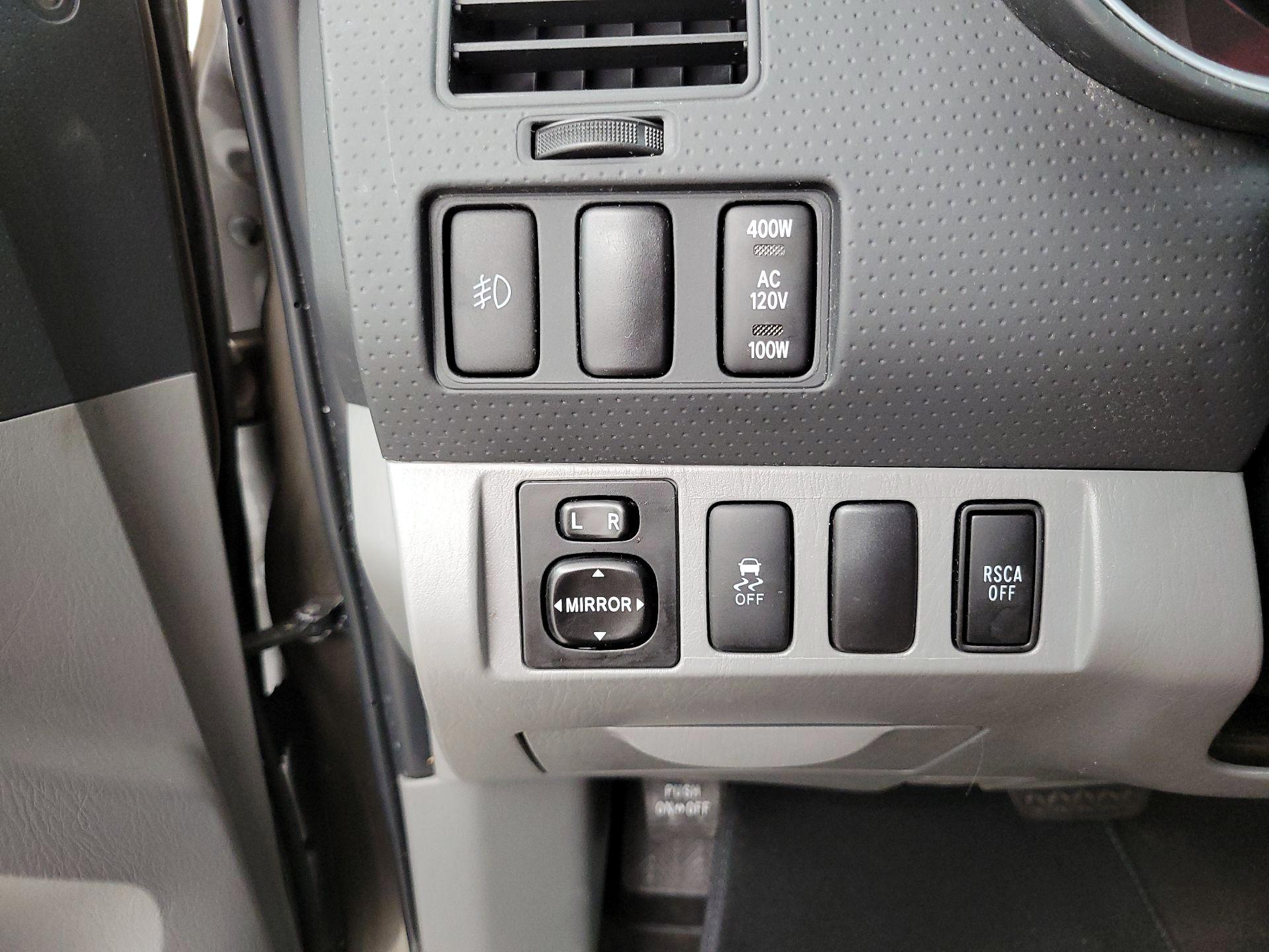 Thumbnail: 2015 Toyota Tacoma - 13