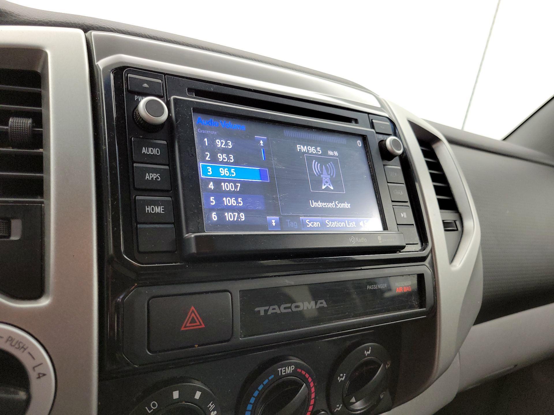 Thumbnail: 2015 Toyota Tacoma - 15